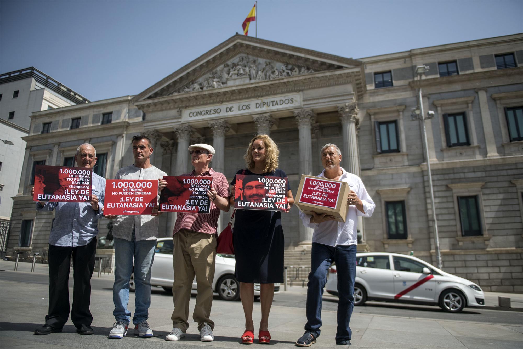 Un millón de firmas en el Congreso para despenalizar la eutanasia