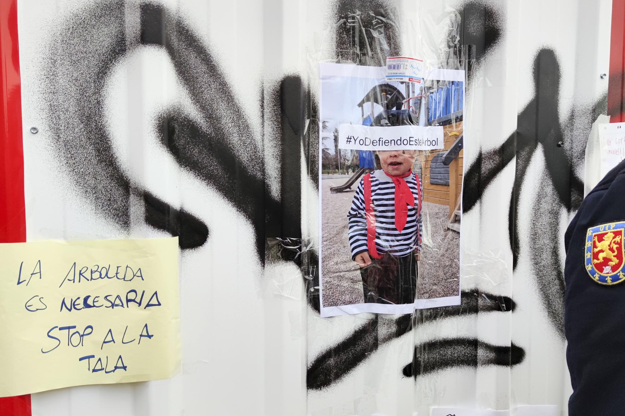 Protesta contra la tala de árboles en Madrid Río