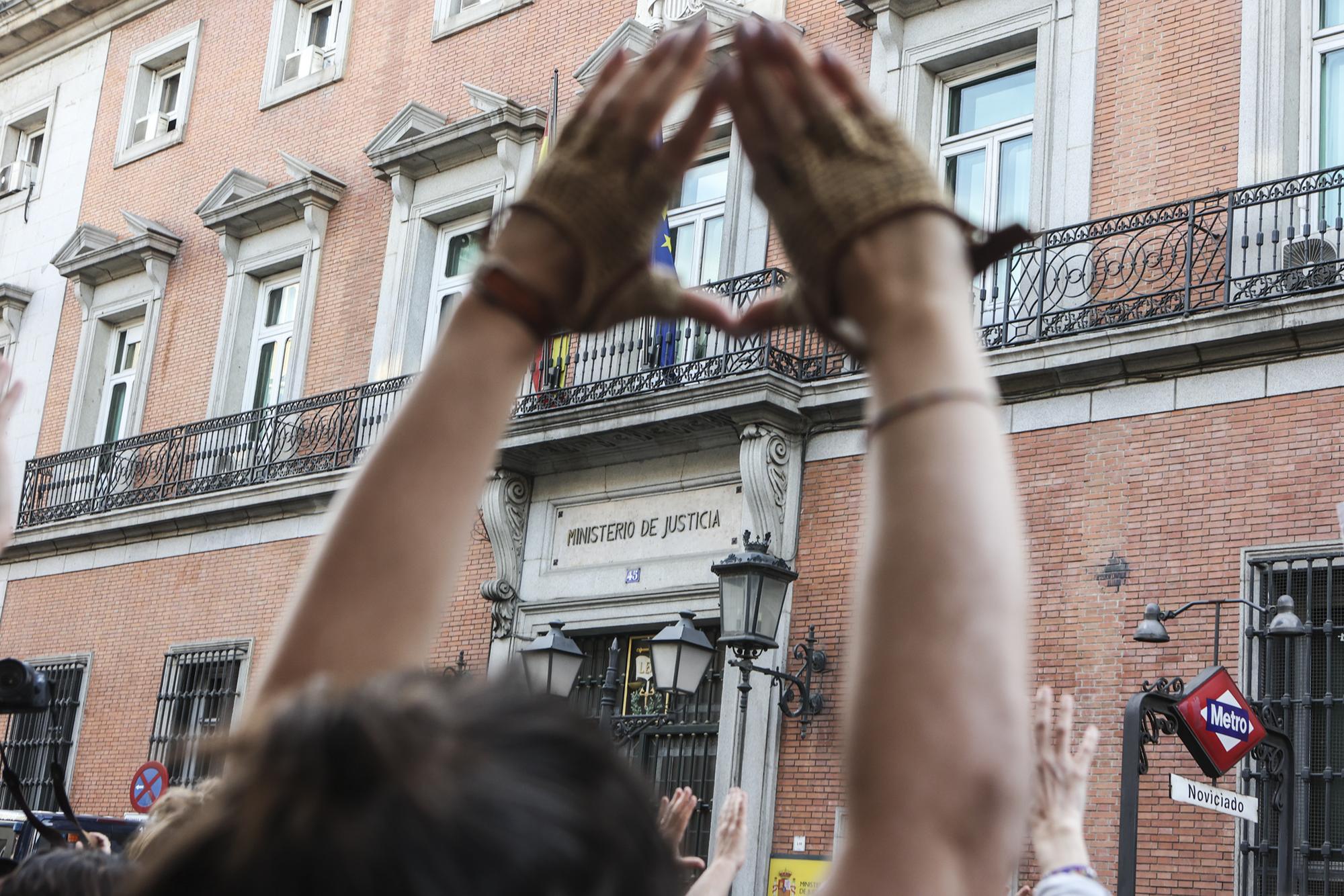 Ley sólo sí es sí. Concentración  frente al Ministerio de Justicia contra la reforma de la ley - 1