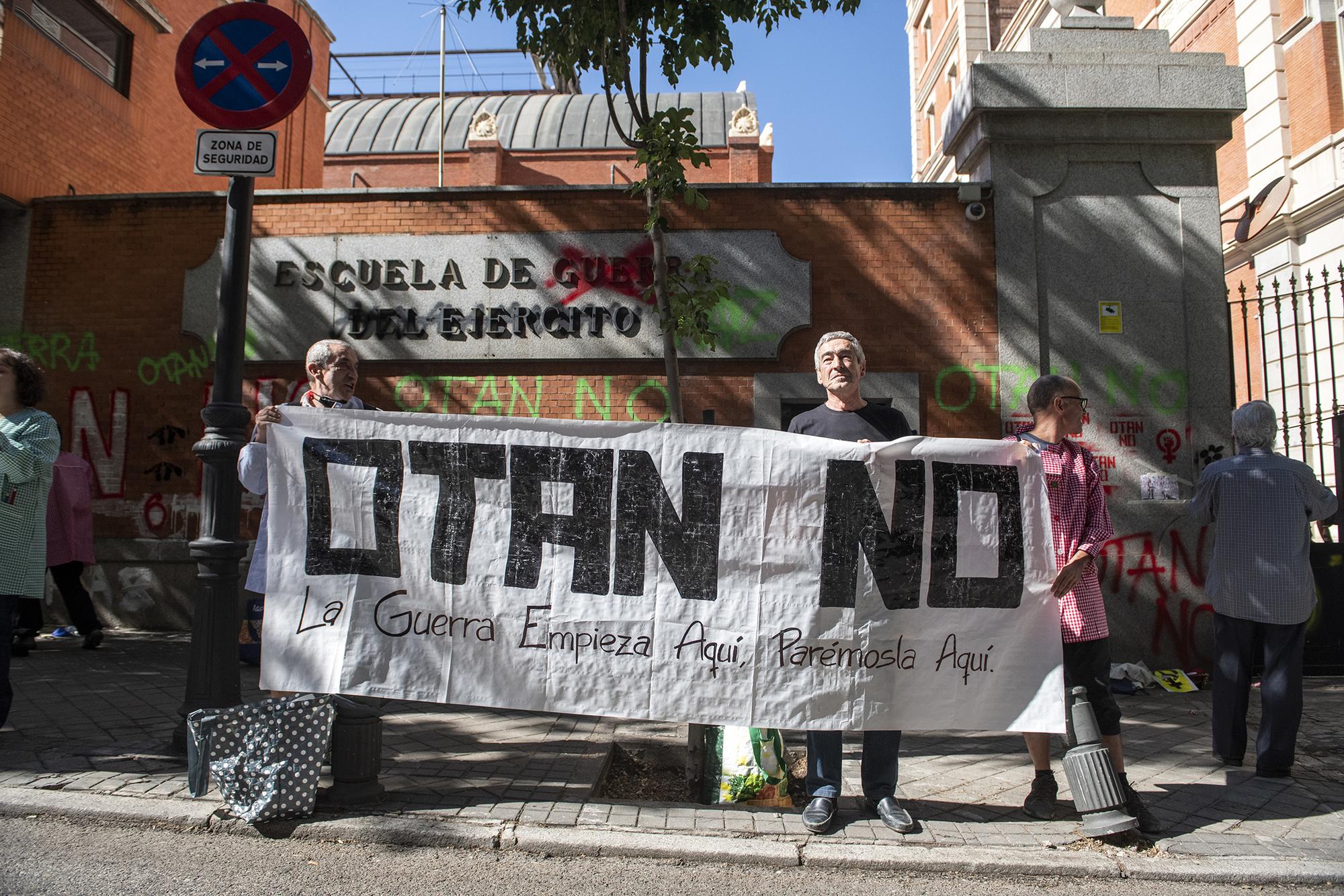 Activistas convierten por unas horas la Escuela de la Guerra del Ejército en una “Escuela de Paz” - 4