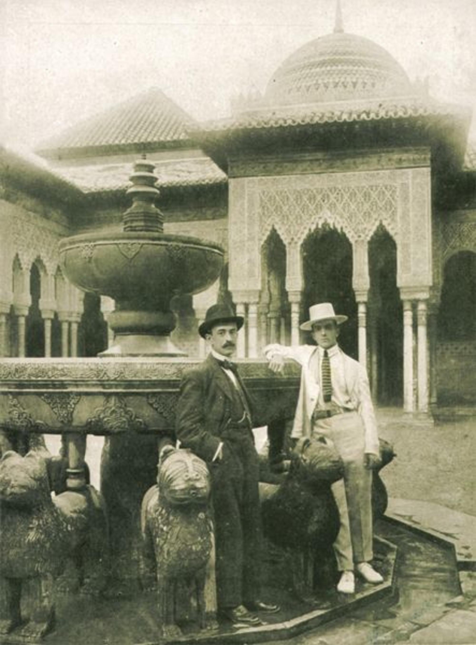 Manuel de Falla en la Alhambra en 1916