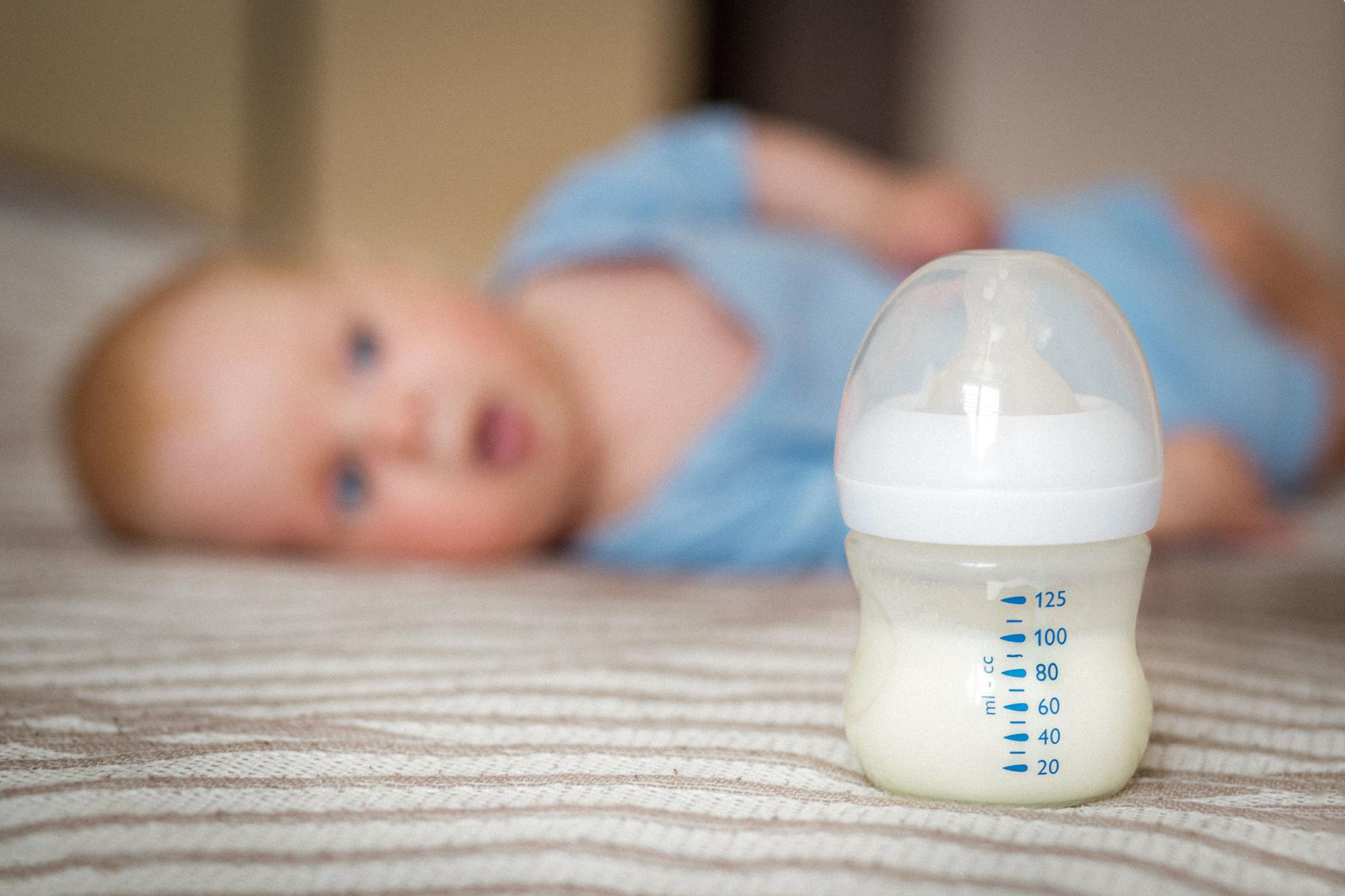 biberón leche fórmula