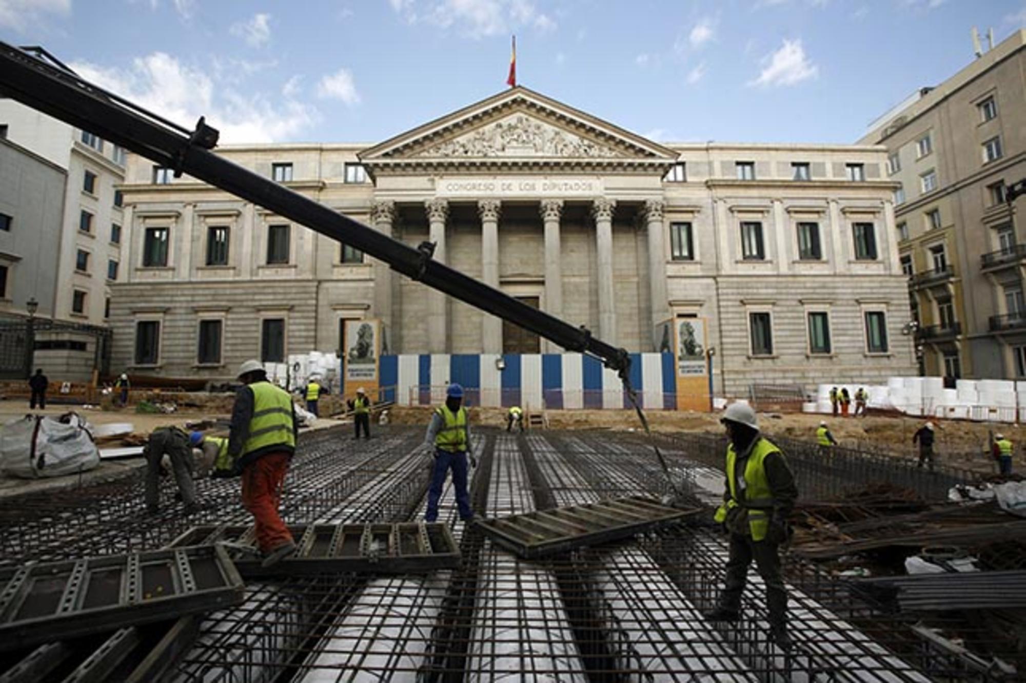 Trabajadores frente al Congreso de los Diputados.