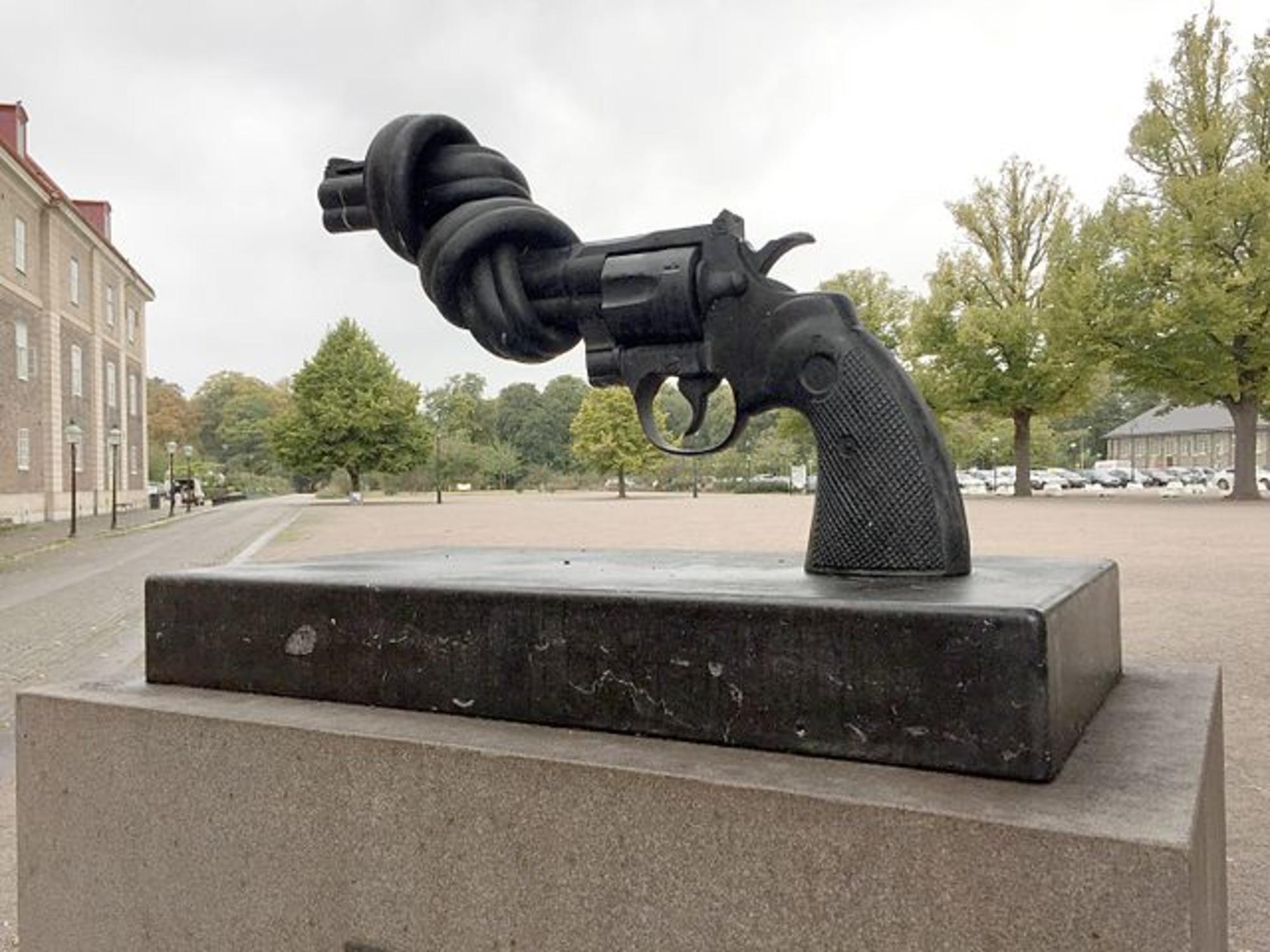 Noviolencia_escultura