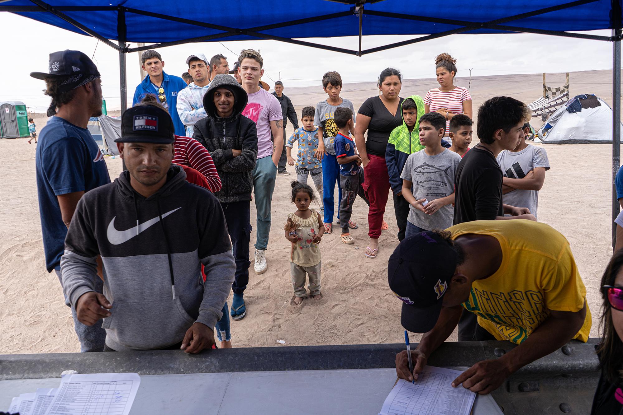 Un mes varados en la frontera entre Chile y Perú - 3