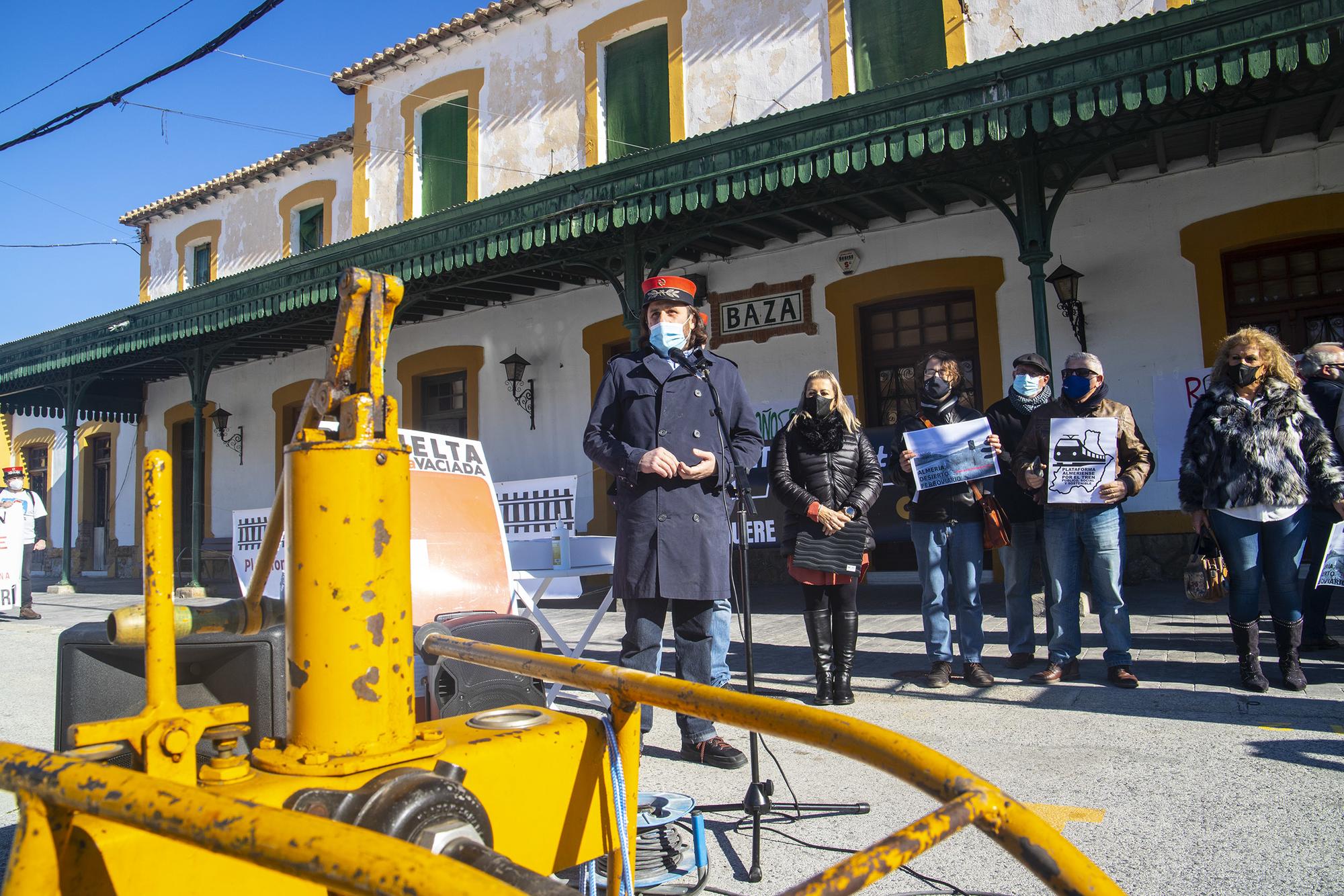 Tren Baza 01
