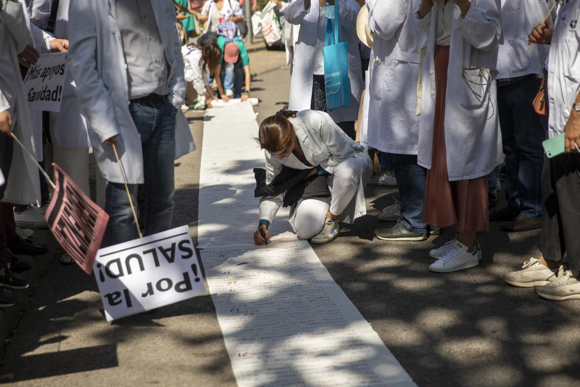 Huelga de medicos contra la temporalidad - 12