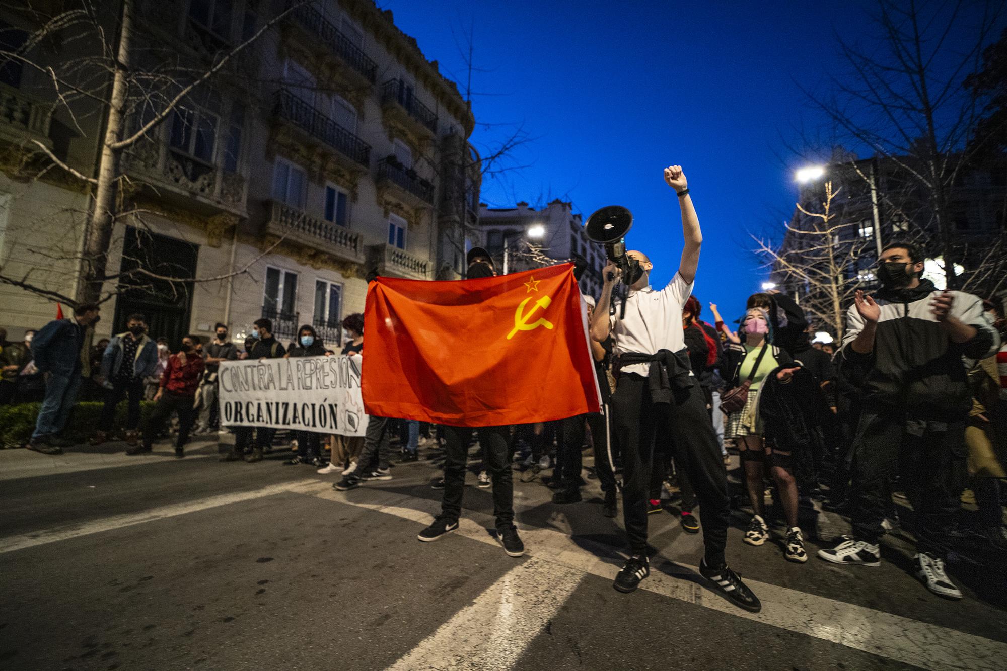 Barricadas en la manifestación de Granada por la encarcelamiento de Pablo Hasél - 1