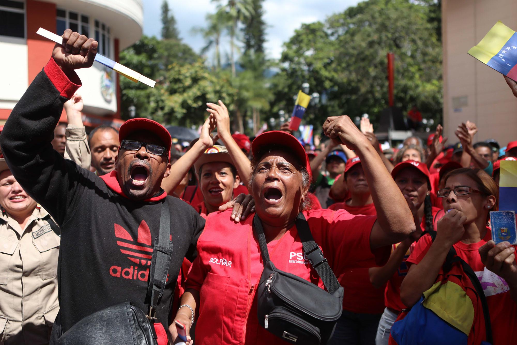 Manifestantes pro Maduro golpe de estado enero de 2019