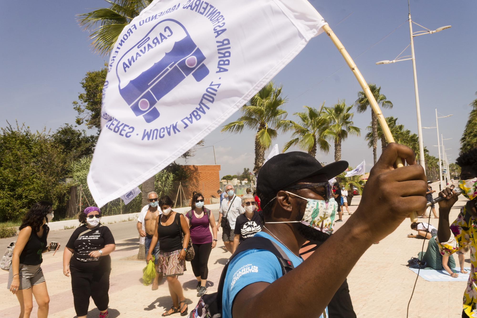 caravana abriendo fronteras aquarius