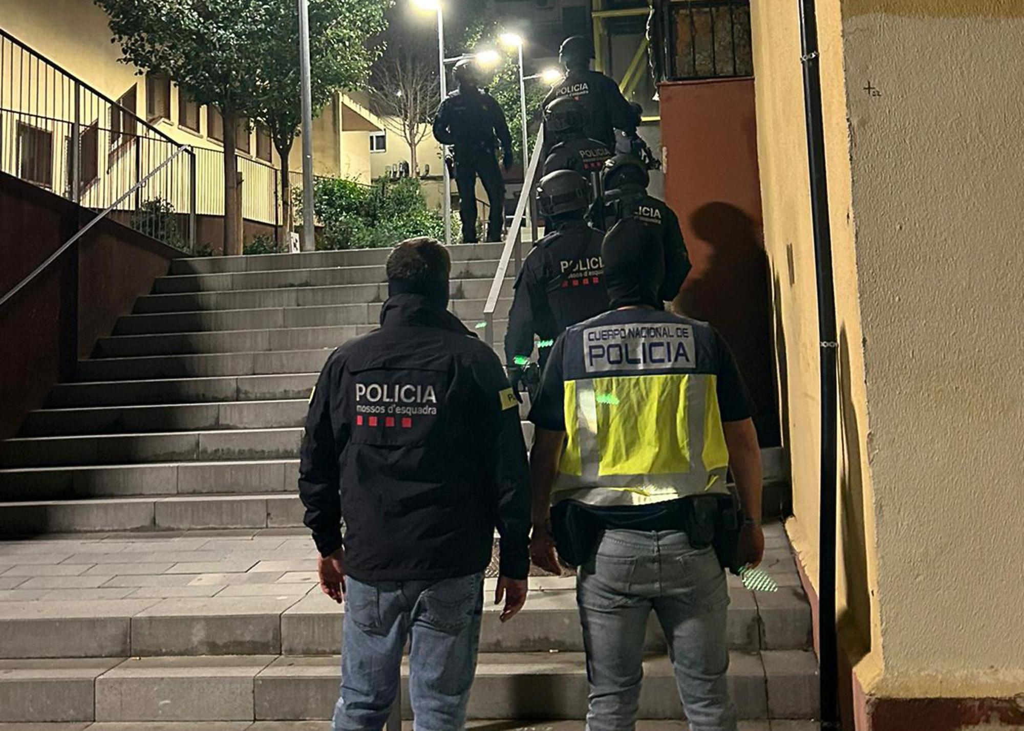 Operación policial contra la organización neonazi Combat 18: detenidos 16 integrantes - El Salto - Edición General