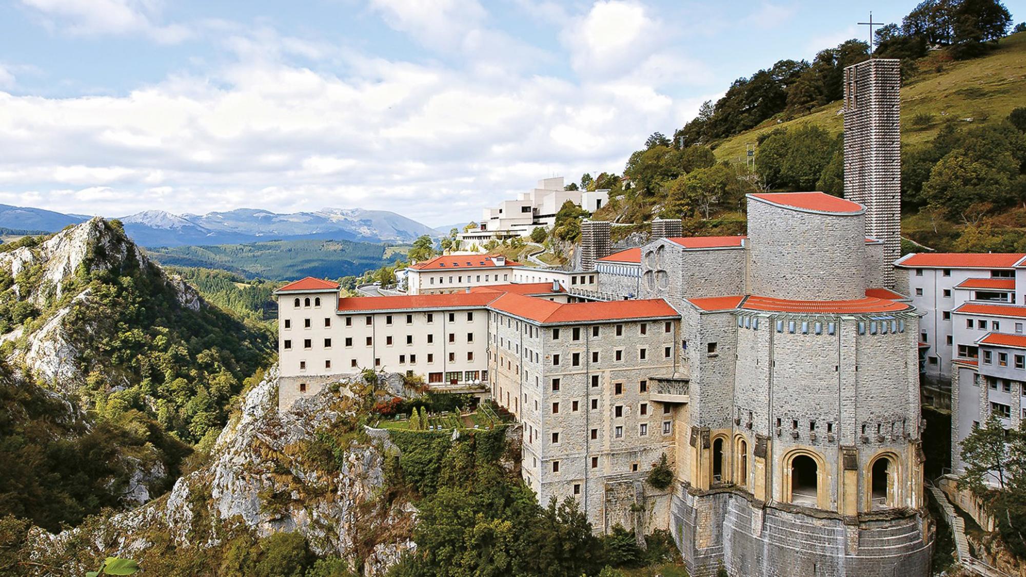  Santuario de Arantzazu