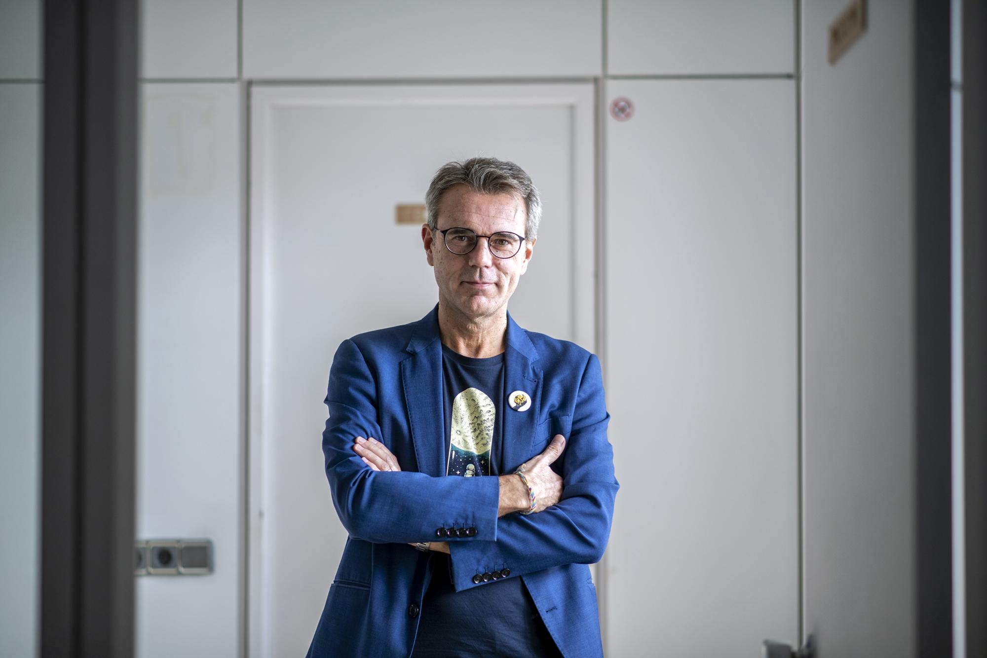 Pedro Vallín en la cocina de El Salto