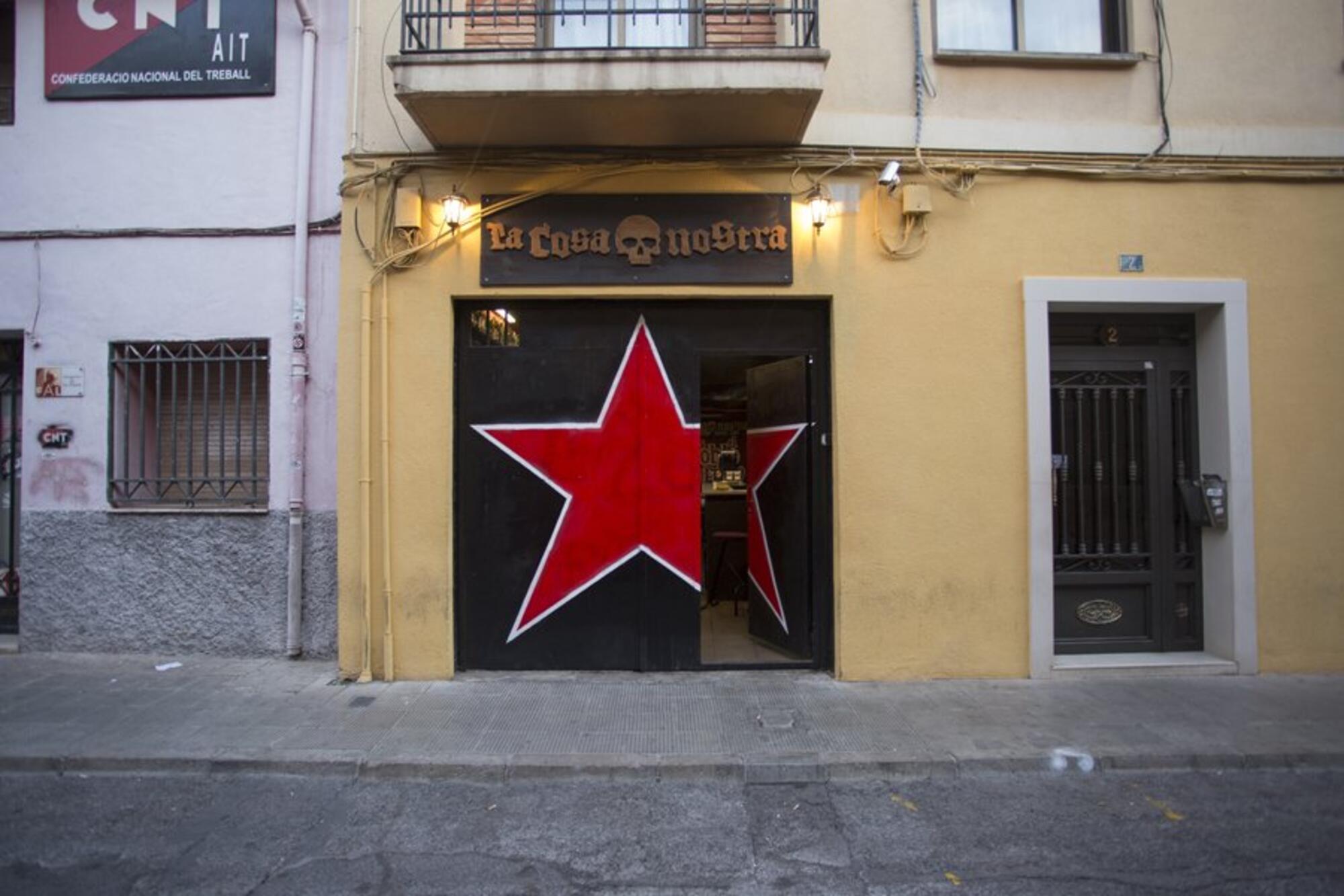 Entrada del local de La Cosa Nostra en Castellón de la Plana.