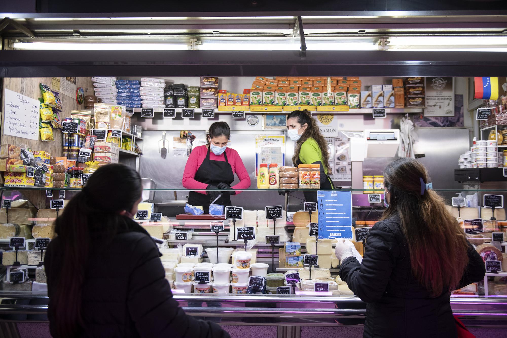 Mercado Maravillas, la cercanía del comercio tradicional no para durante el estado de alarma - 5