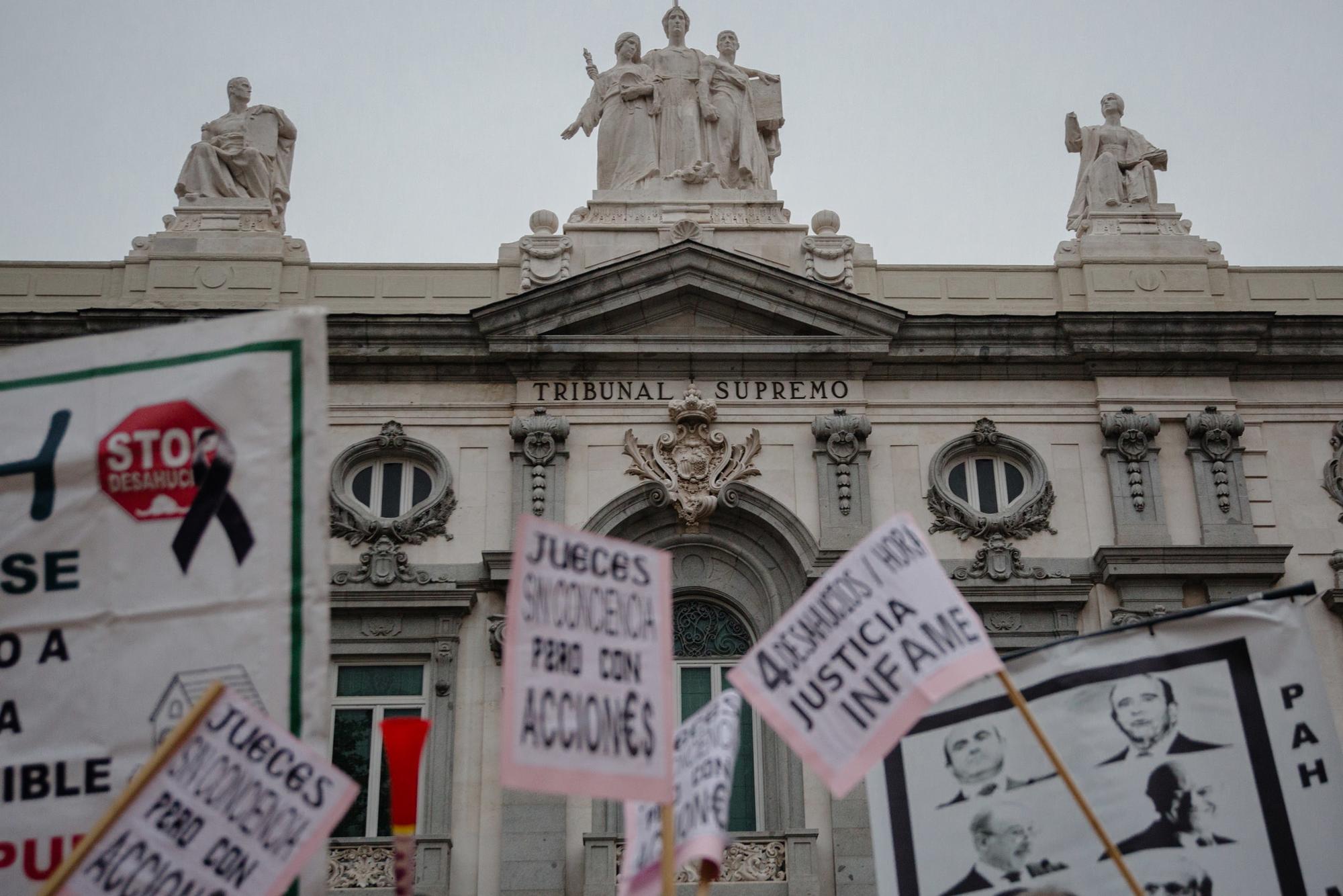 Concentración frente al Tribunal Supremo IAJD