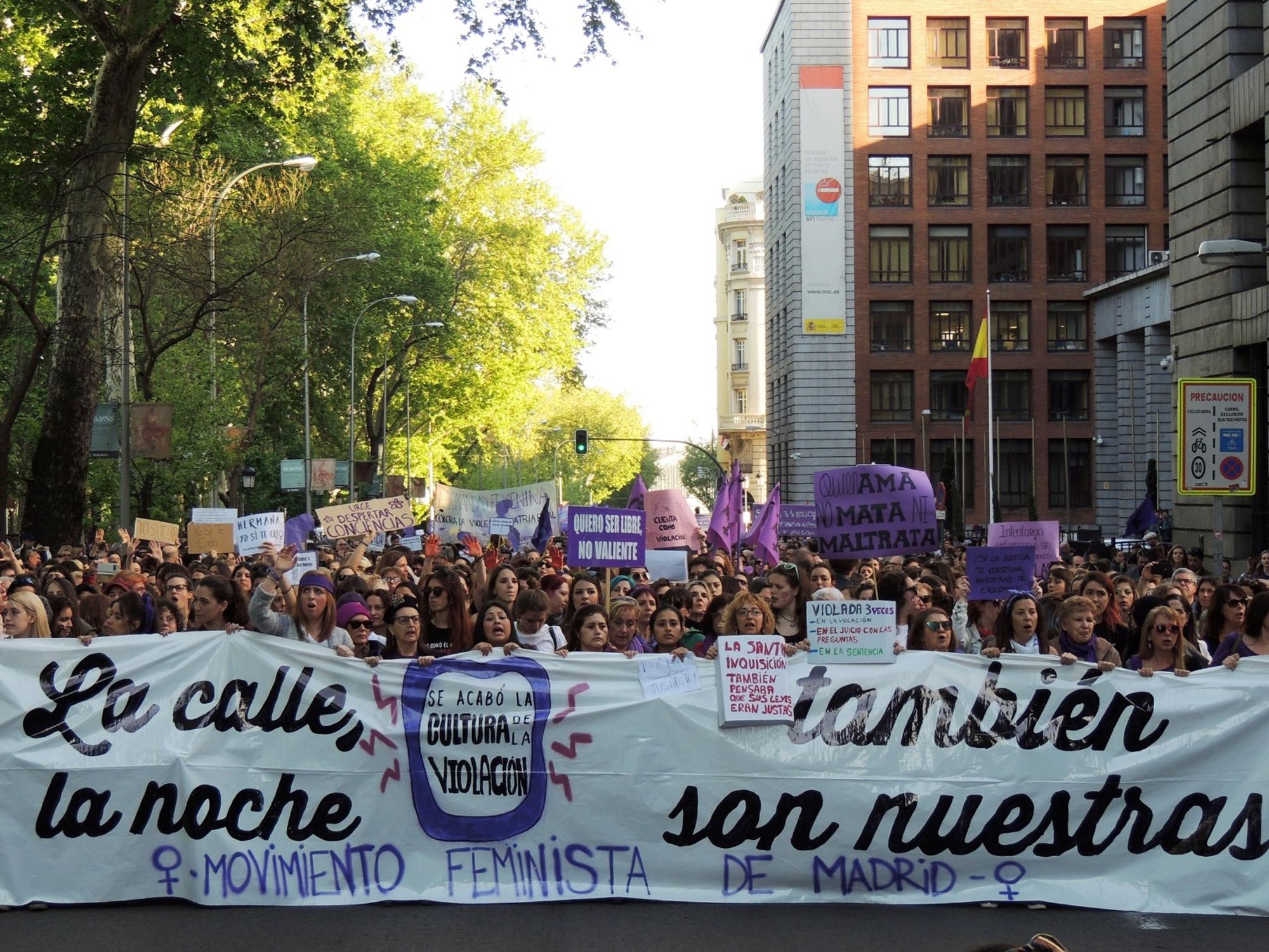 Manifestación feminista manada ela