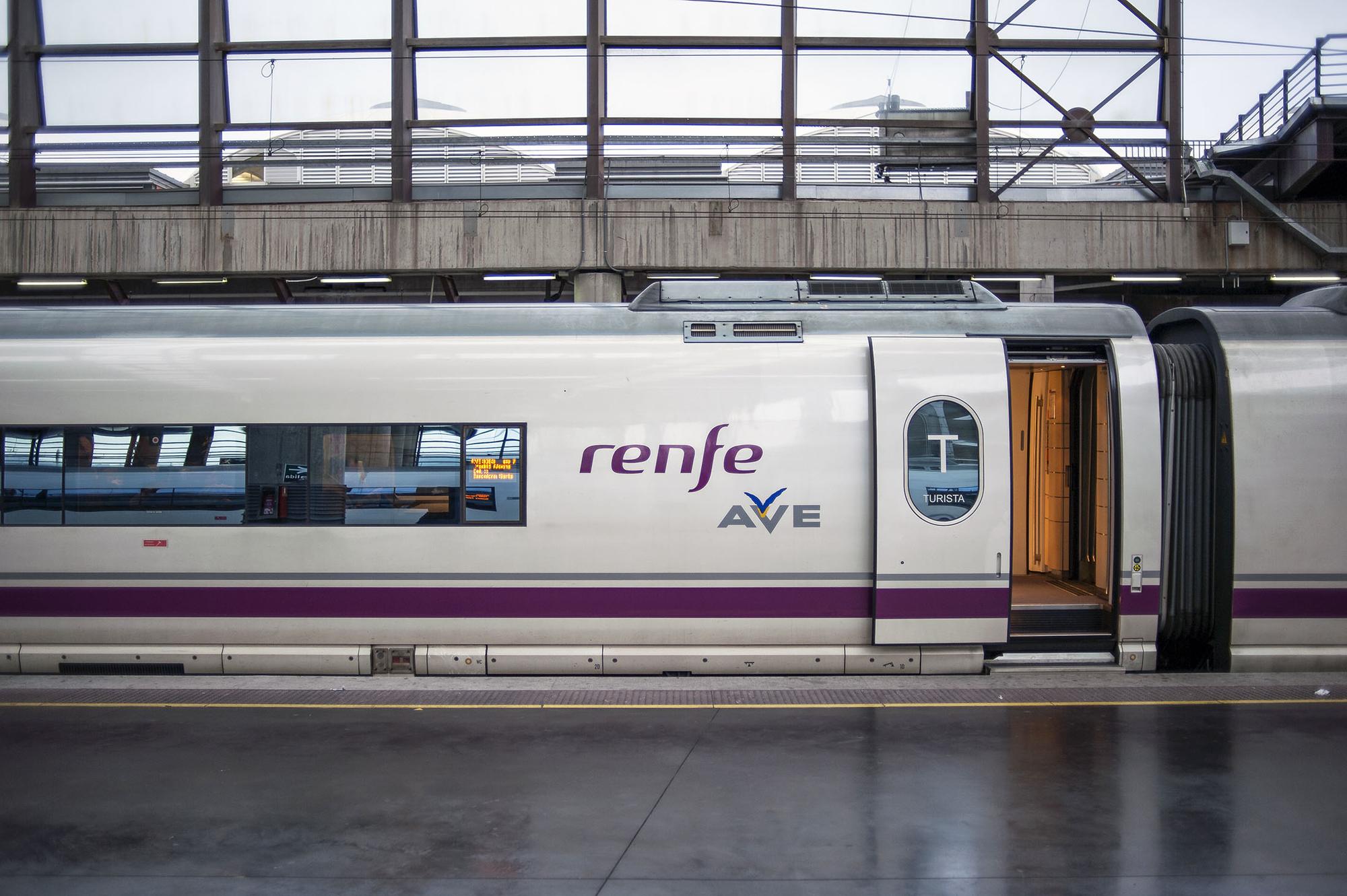 AVE en estación