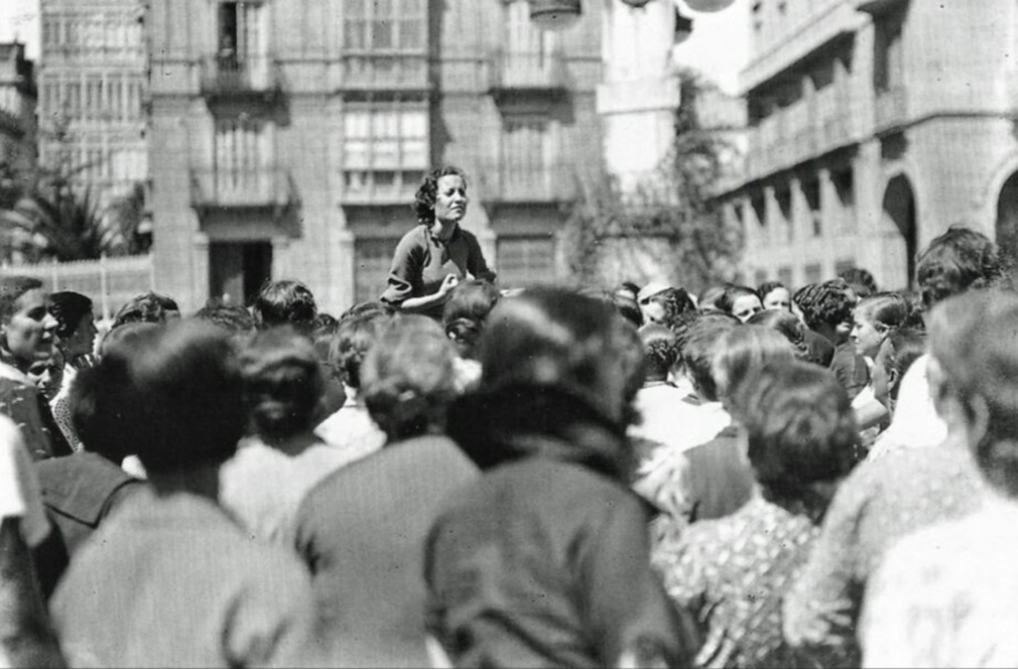 Manifestación del Día de la Mujer Trabajadora, el 8 de marzo de 1936 en Zaragoza. /Fuente: Zero Grados