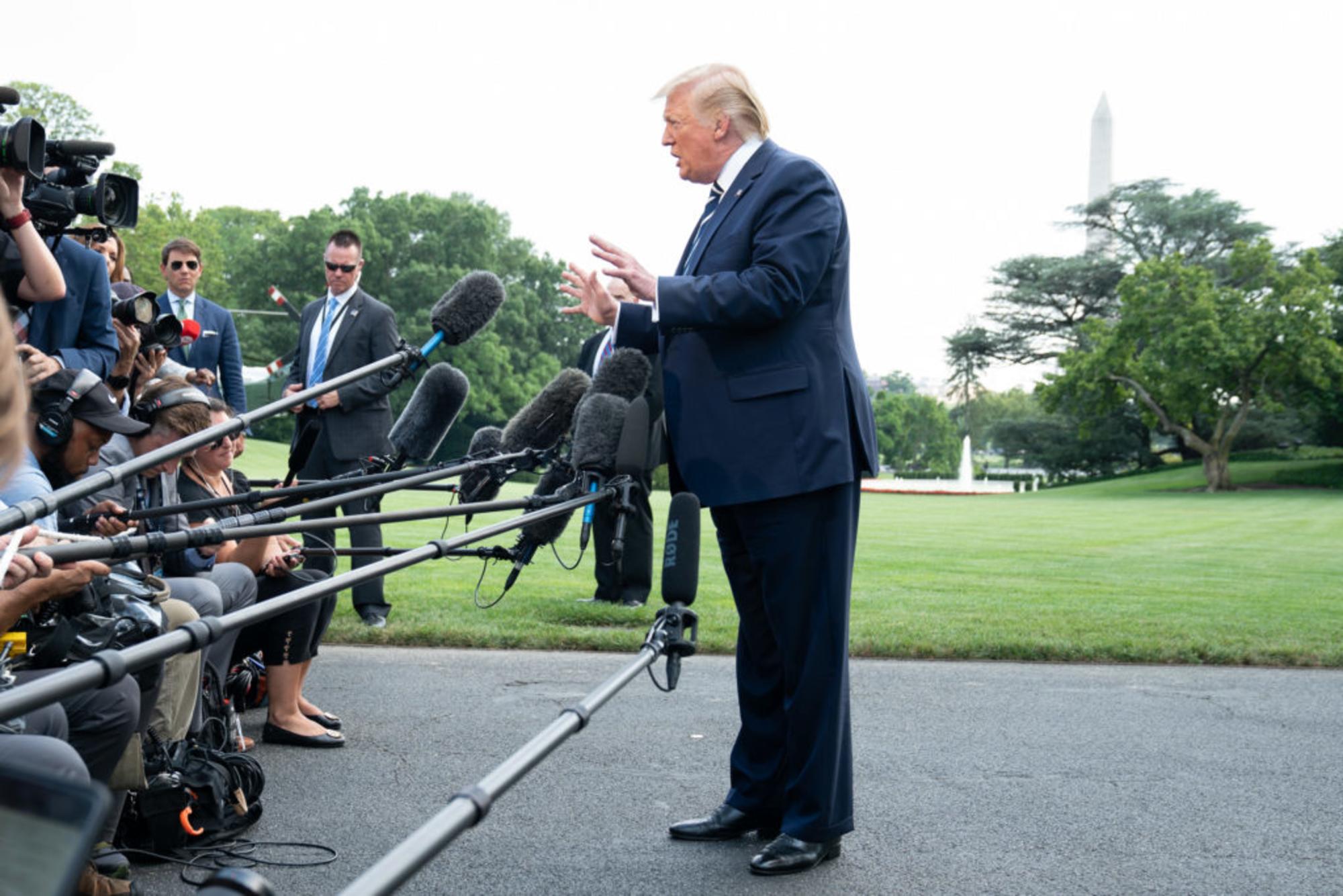 Donald Trump y su 'Cloud Act' han cambiado el tratamiento de la información en la red. Fuente: Picryl