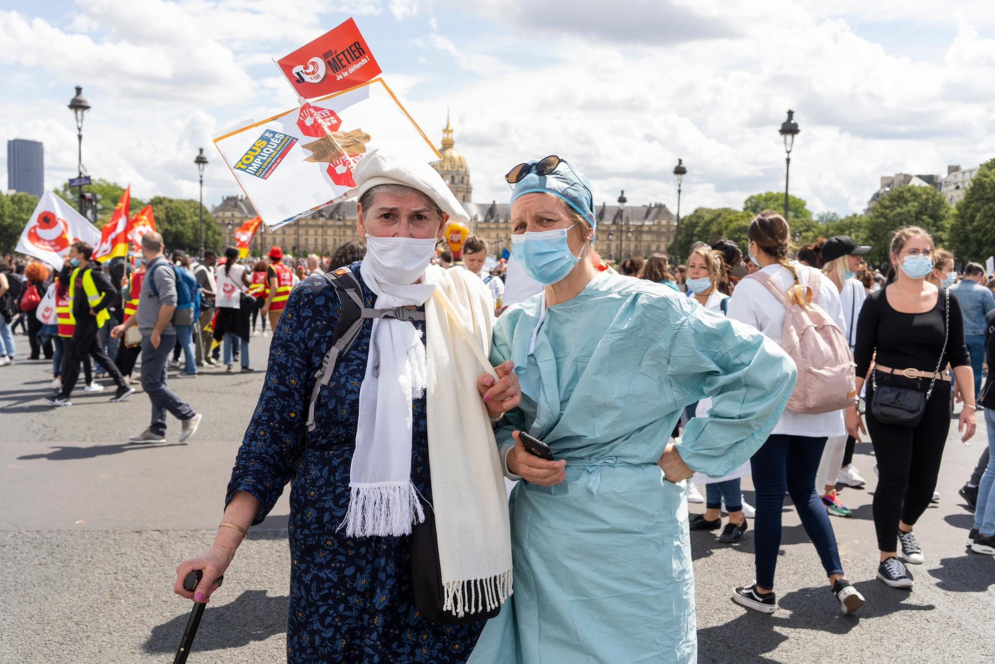 La policía francesa convierte una manifestación en defensa de la sanidad en una batalla campal - 2