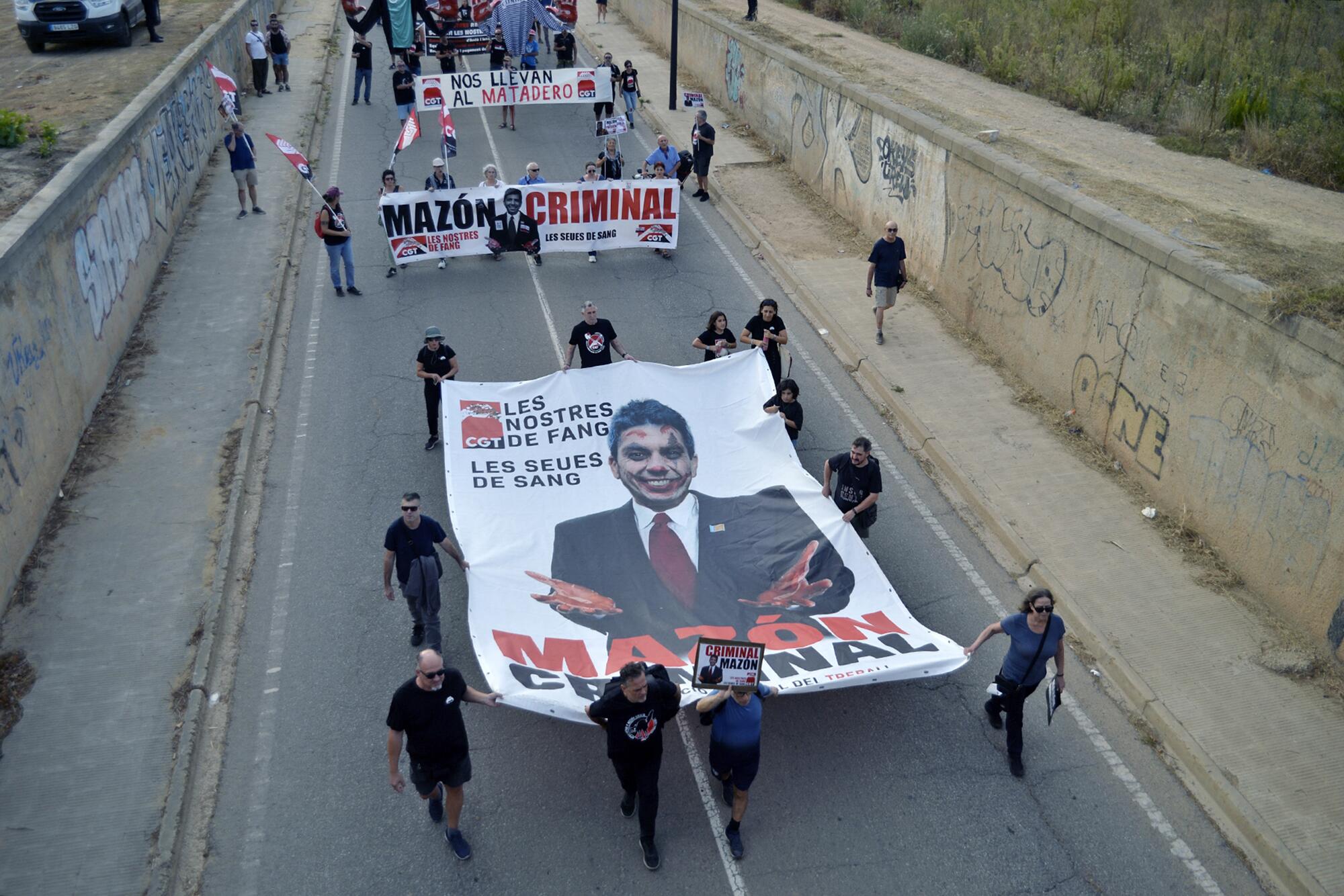 Undécima manifestación para exigir la dimisión de Carlos Mazón - 4