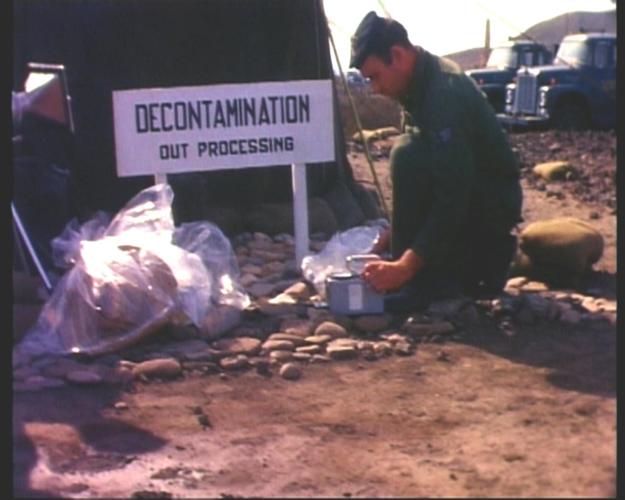 Tienda de descontaminación en Palomares.