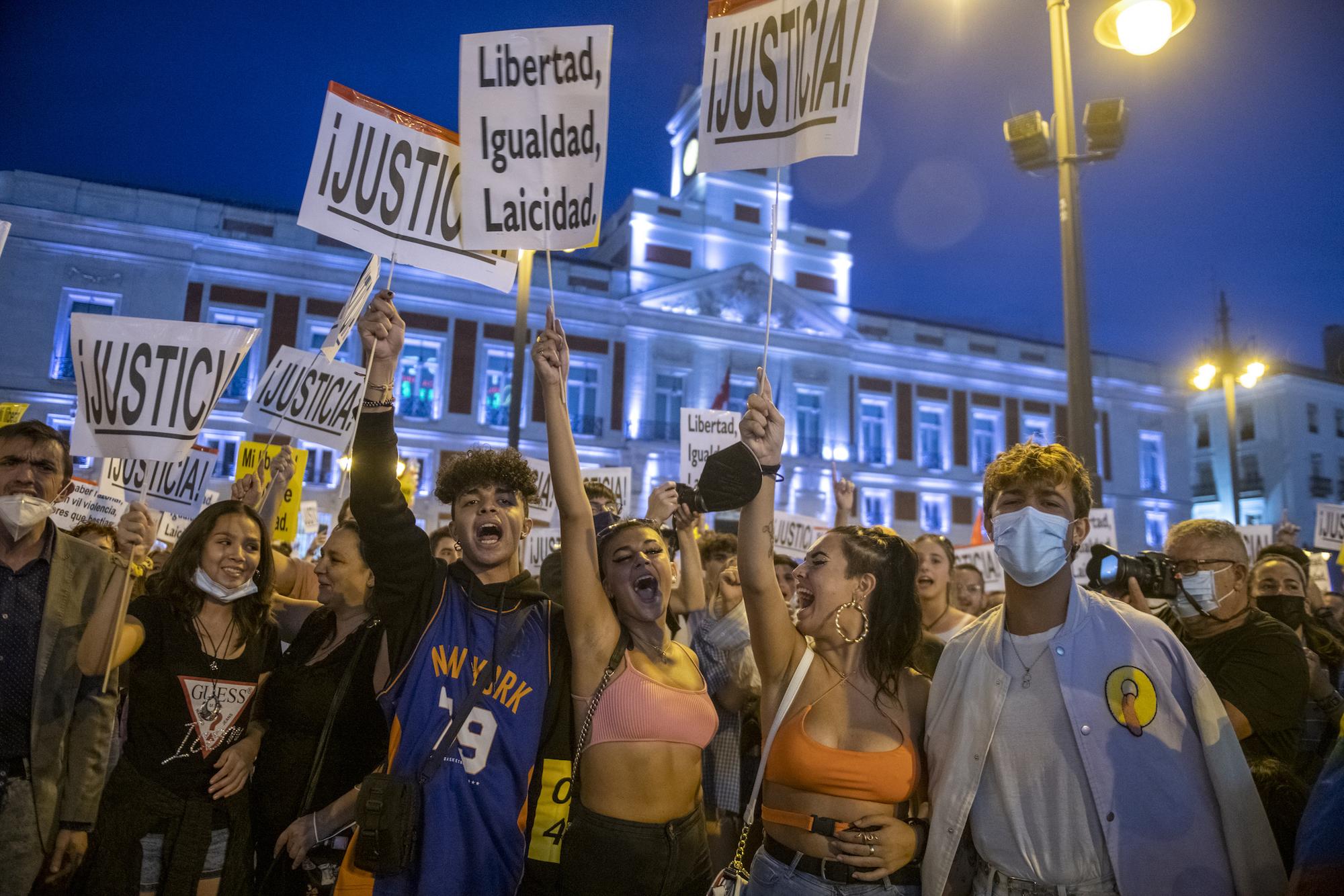Que una mentira no calle tu verdad. Concentración en Madrid contra las agresiones homófobas. - 2