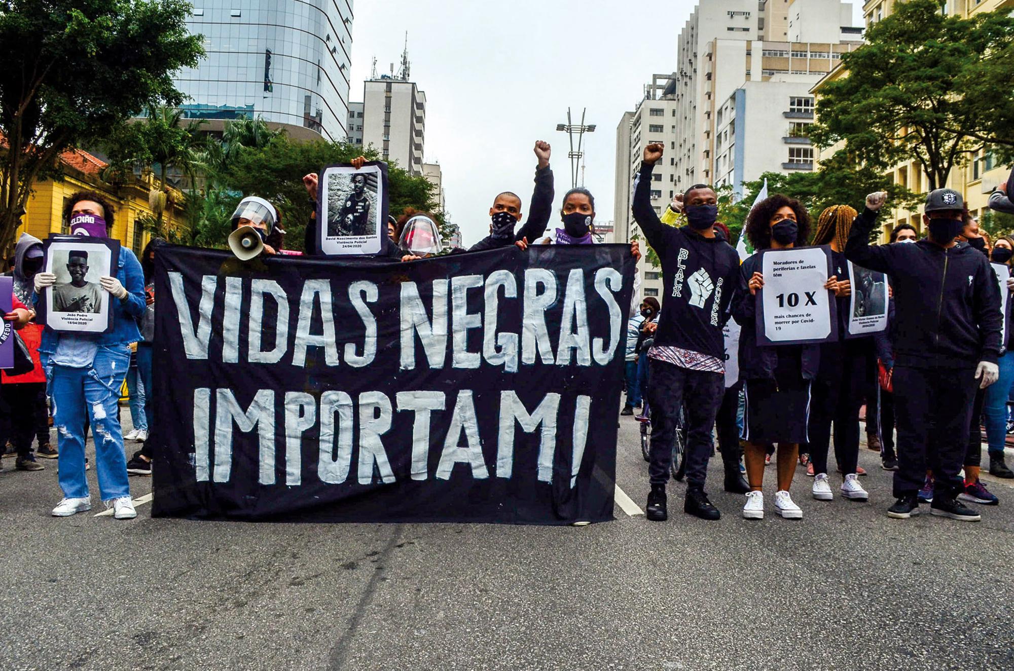 Movilización en São Paulo durante la pandemia. En Brasil son asesinados cada año más de 30.000 jóvenes negros.