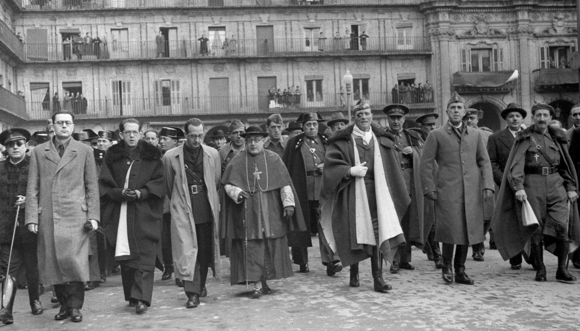 El cardenal Goma y Millán Astray celebran en Salamanca la ocupación de Tarragona