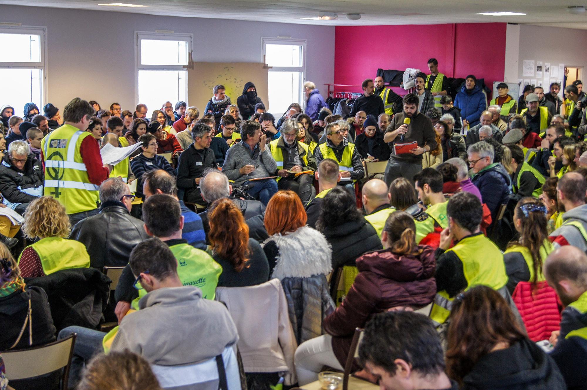 Asamblea chalecos amarillos