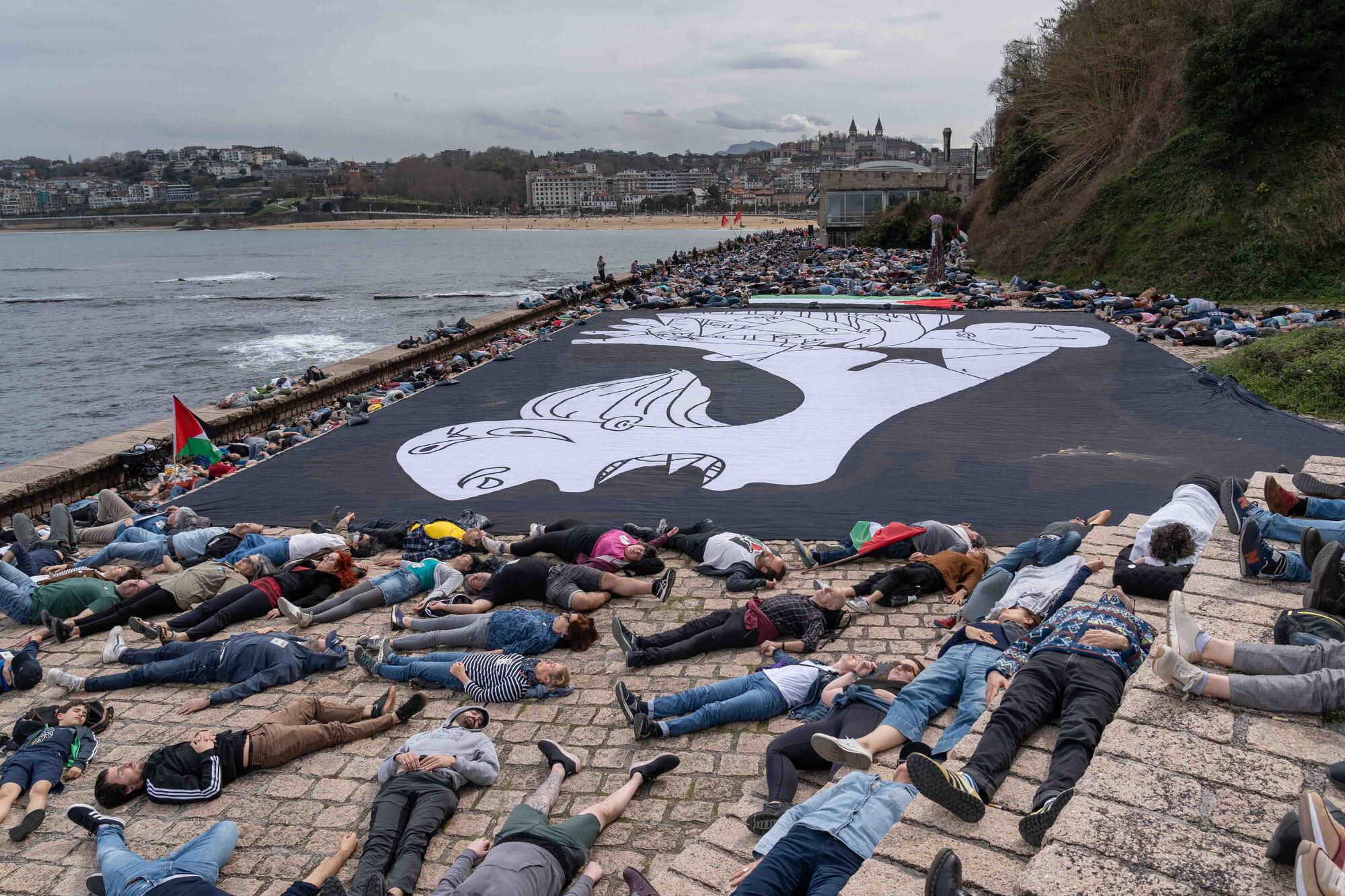 Manifestación en Donostia contra el genocidio de Israel en Palestina - 12