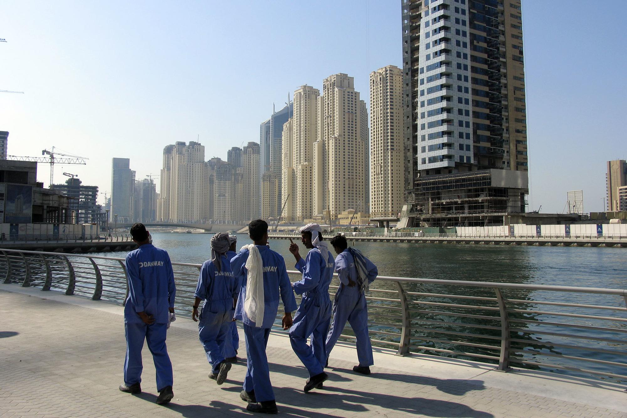 Trabajadores migrantes en Dubai