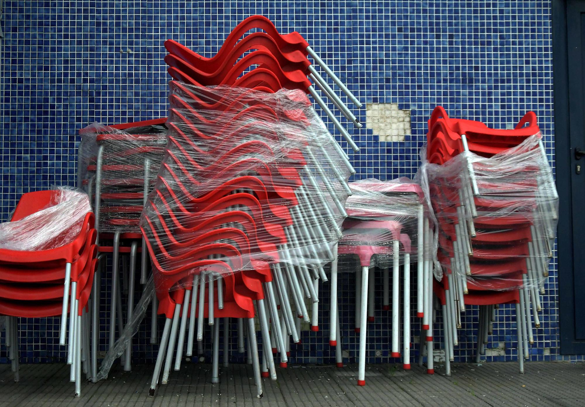 Cadeiras amontoadas Vigo
