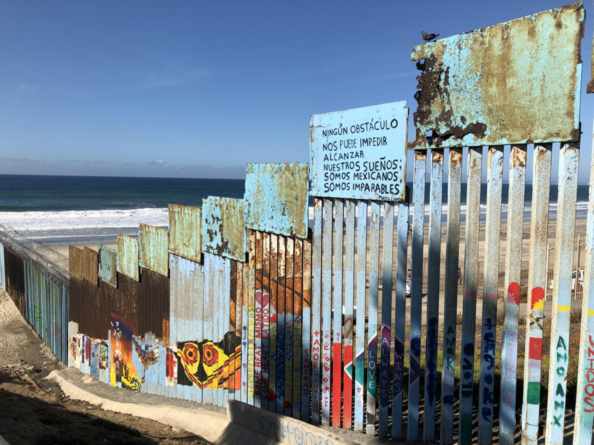 La valla de la frontera de Tijuana