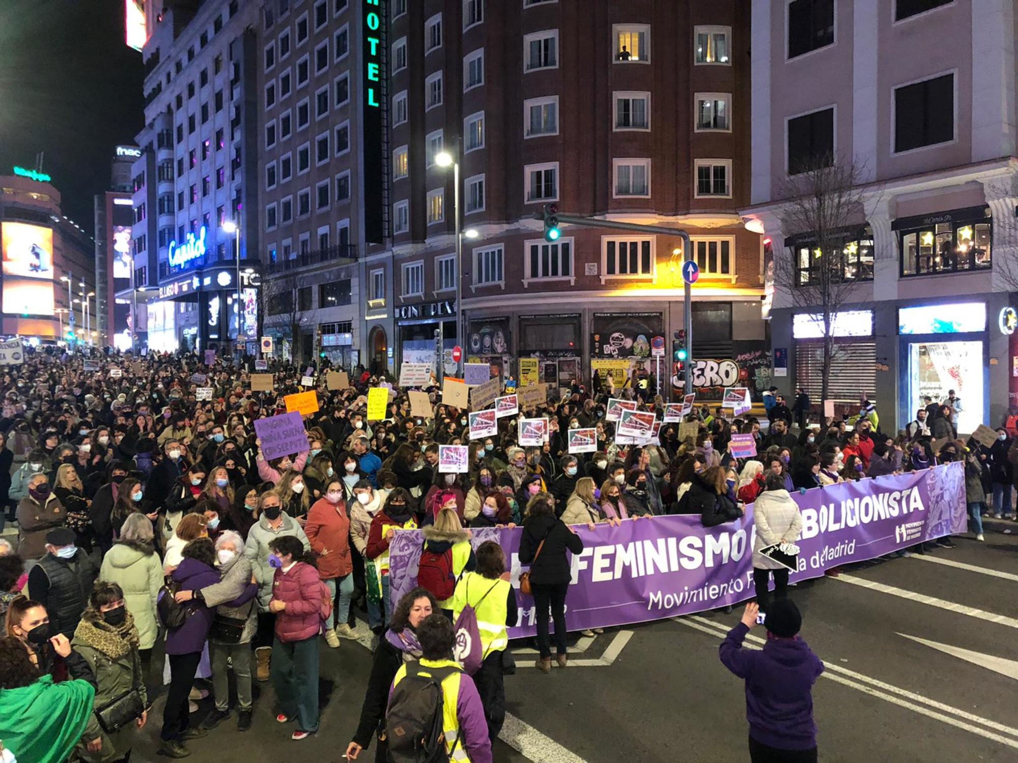8M en madrid 2022. Manifestación con el lema: El feminismo es abolicionista.  - 4