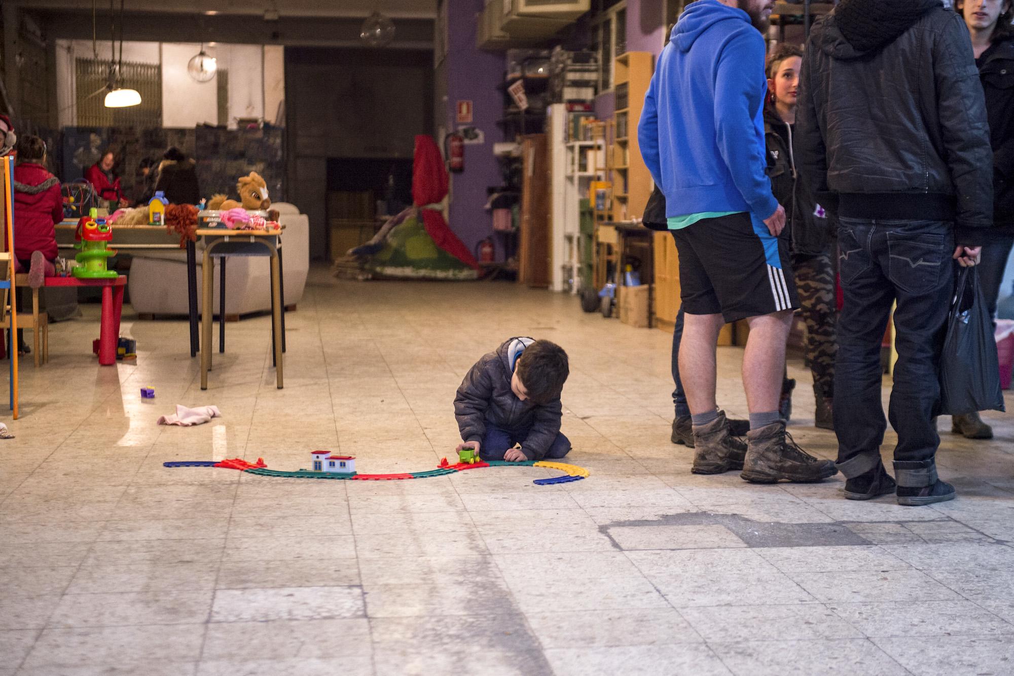 Eko niño jugando