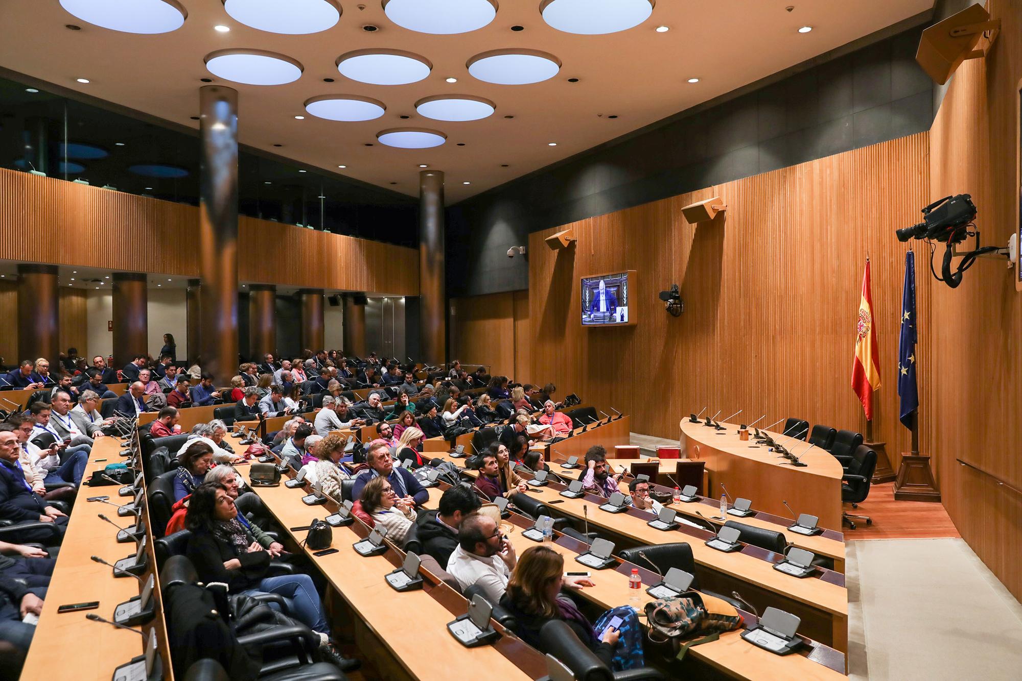 Los periodistas siguen la sesión de investidura en la sala Ernest Lluch del Congreso de los Diputados - 3