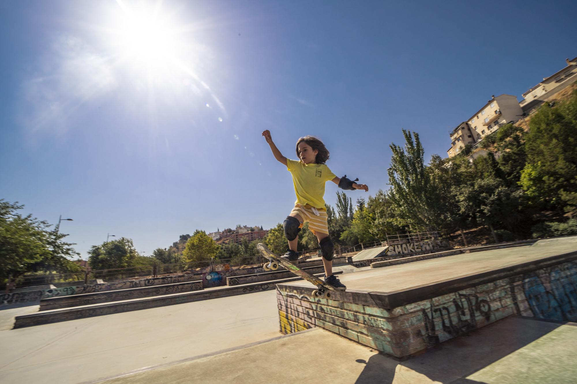 Skaters en el skatepark Bola de Oro, Granada - 1