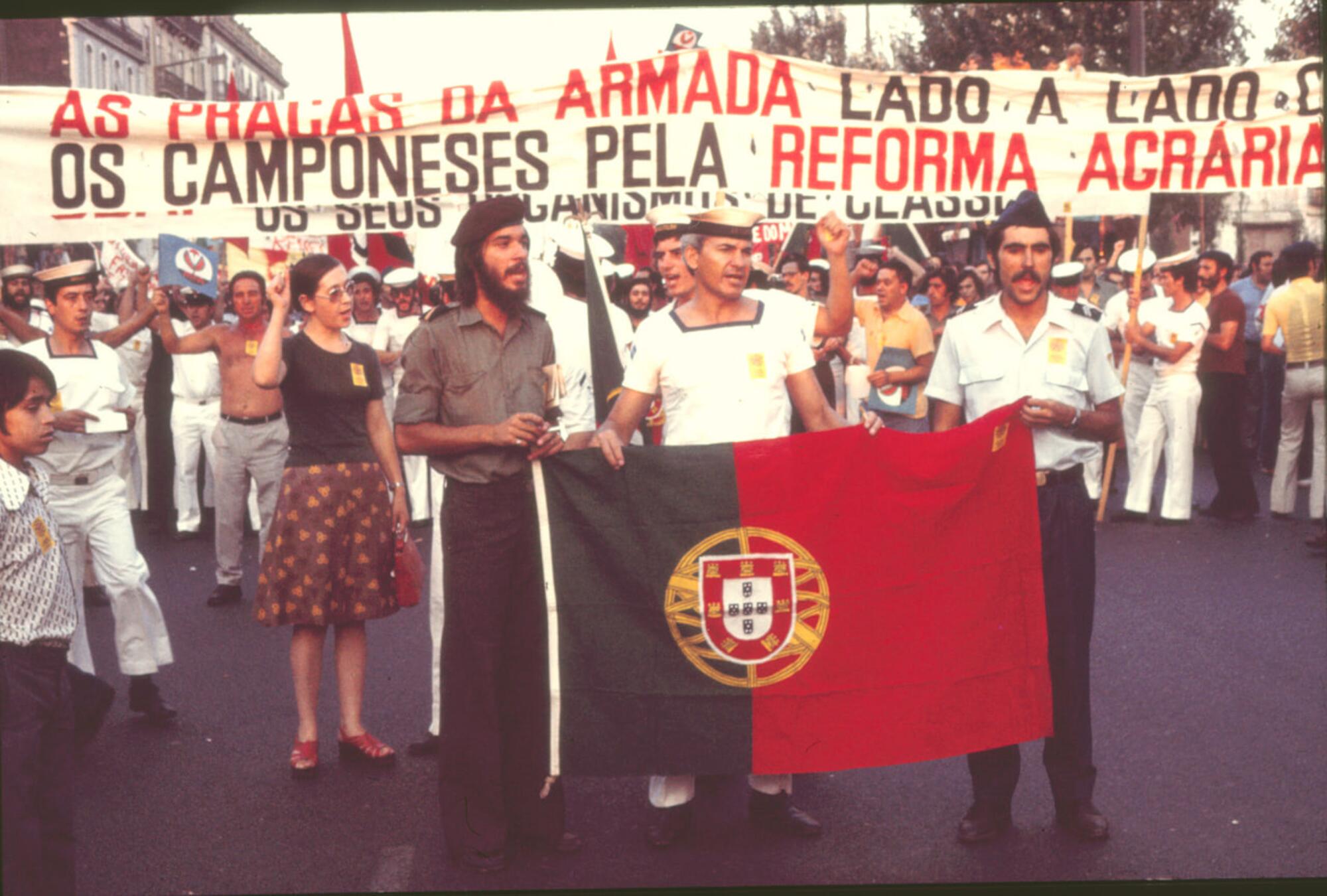 El Movimiento de las Fuerzas Armadas y el pueblo por la reforma agraria.