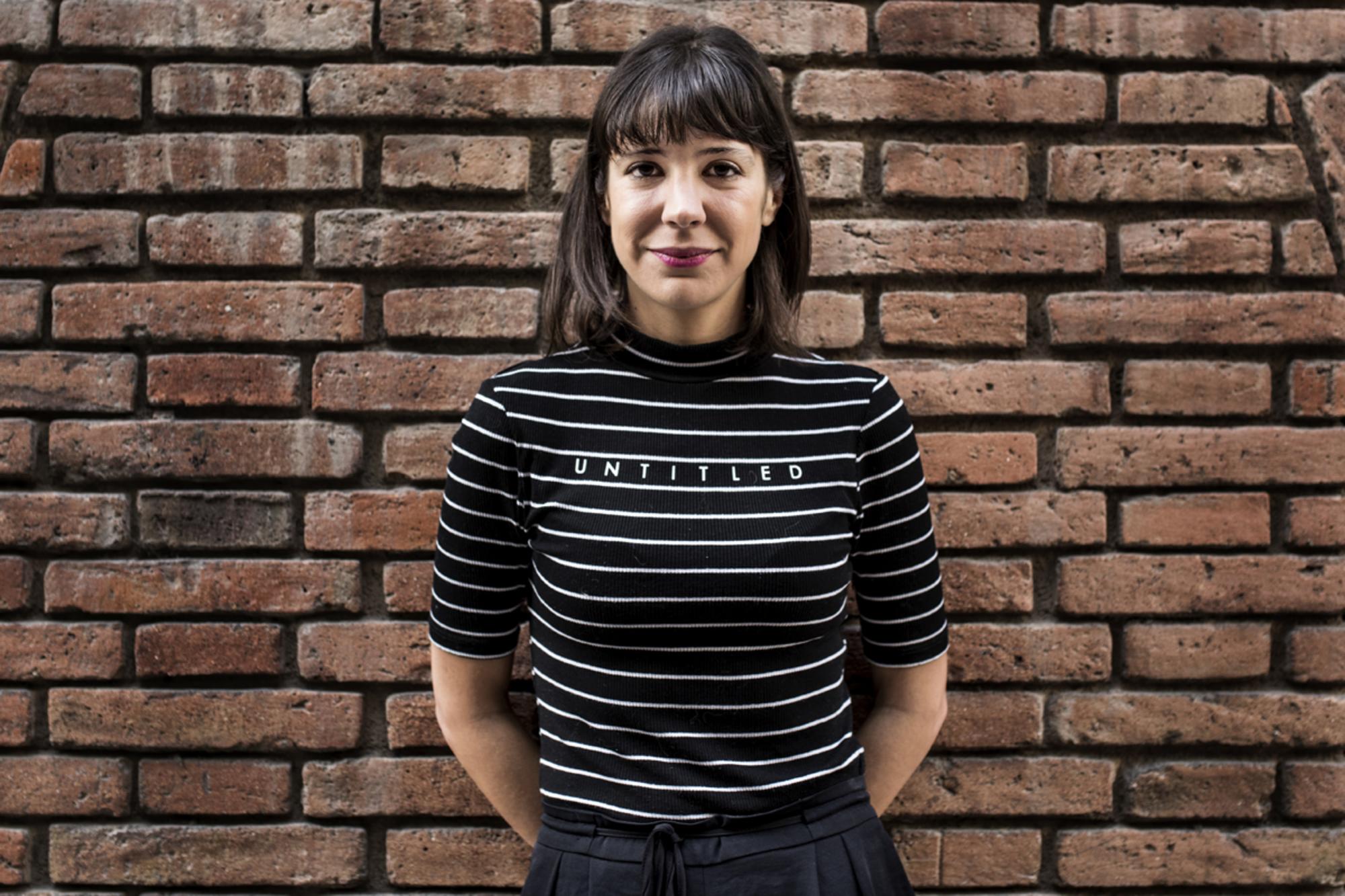 La escritora Aixa de la Cruz publica la novela 'La línea del frente'