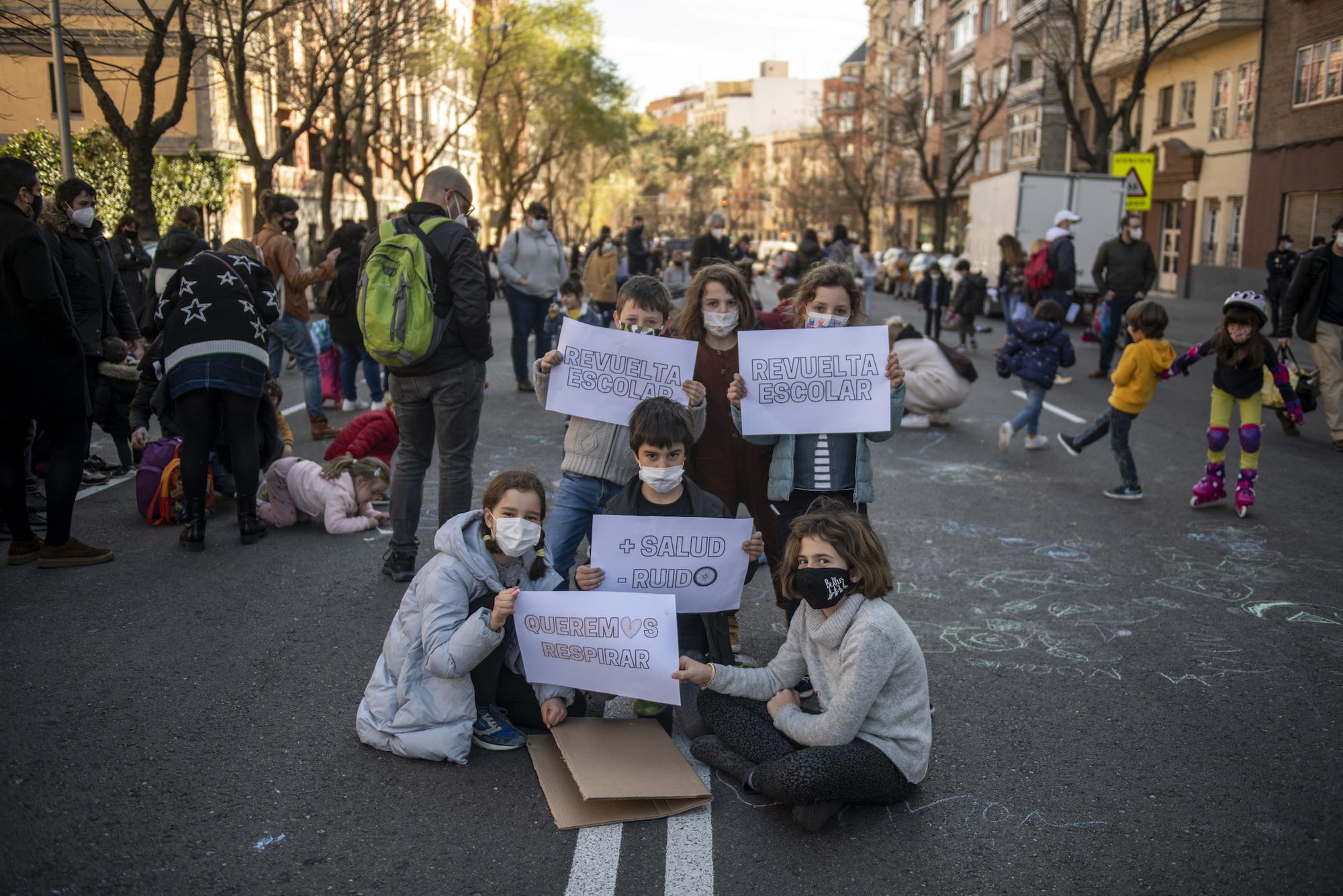 Colegios revuelta contra los coches - 14