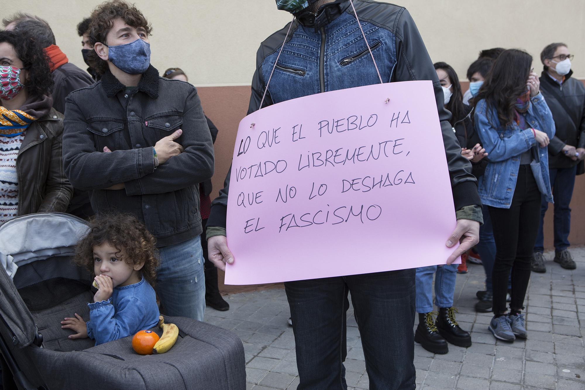 Concentración frente al mural feminista de La Concepción en protesta por su eliminación a propuesta de Vox. - 1