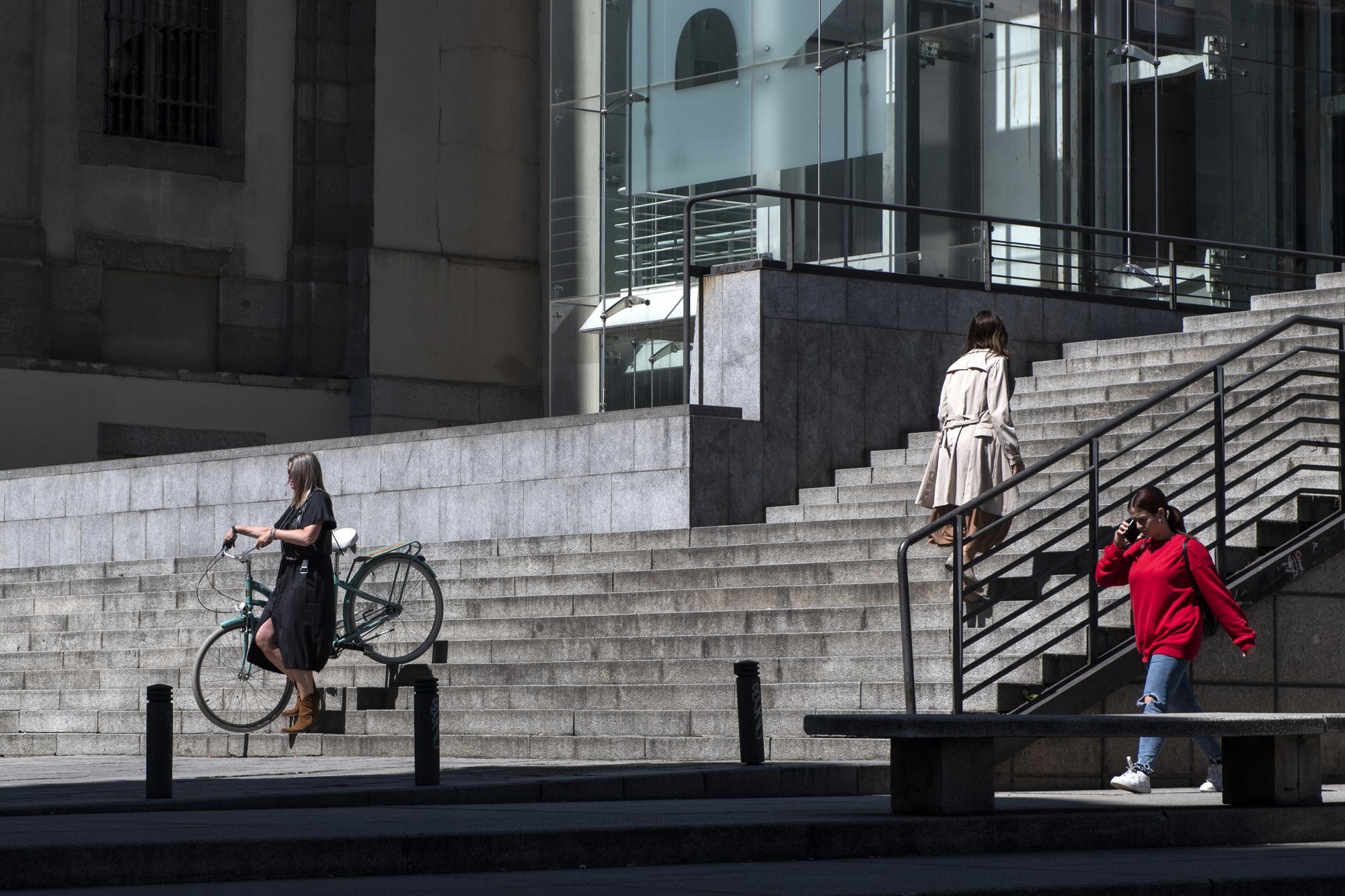 mujeres en Madrid bicicleta