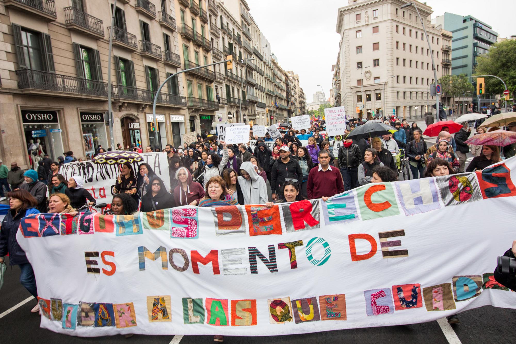 Manifestación trabajo cuidados encierro migrante Massana