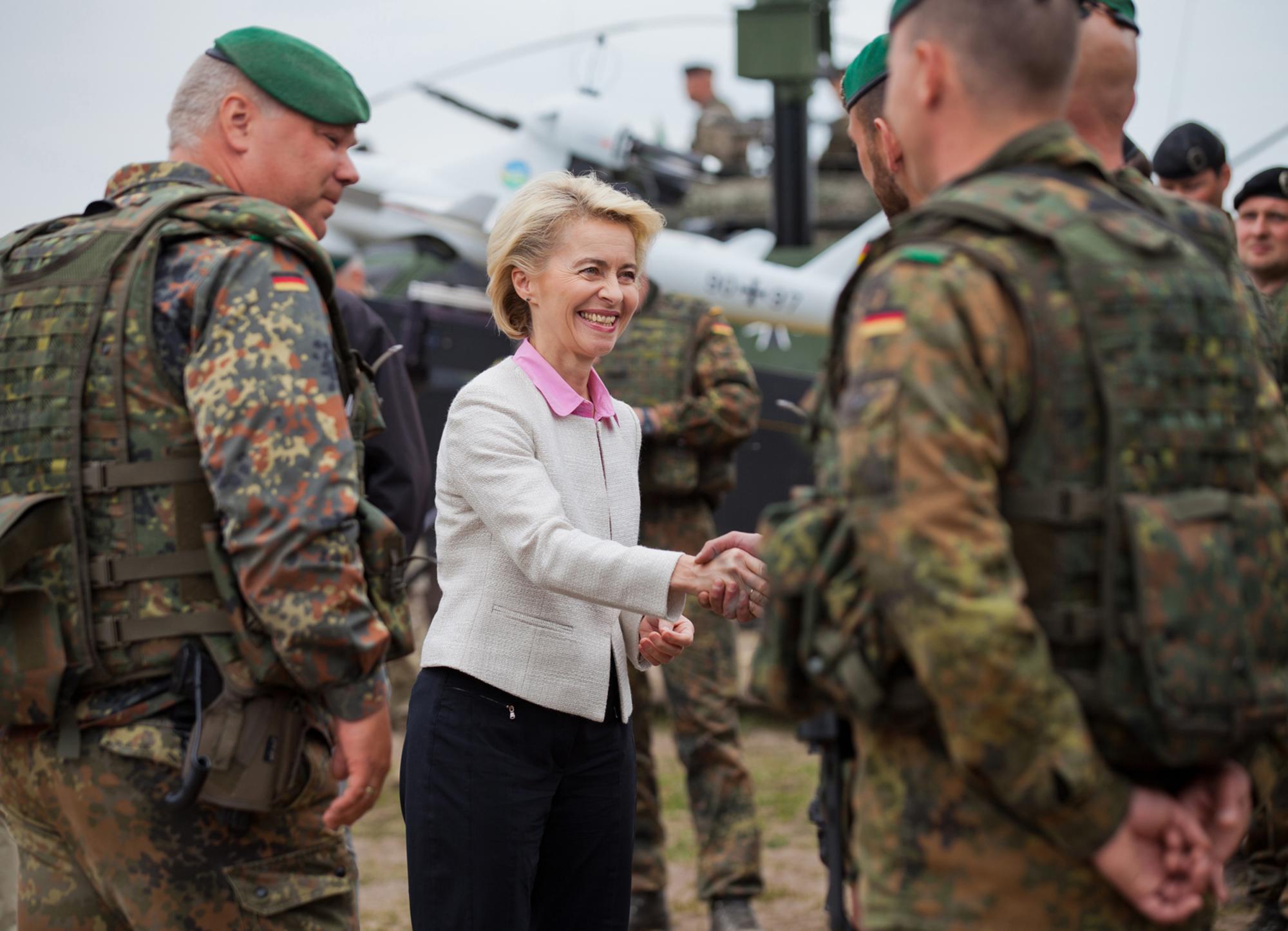 Ursula von der Leyen Defensa Soldados