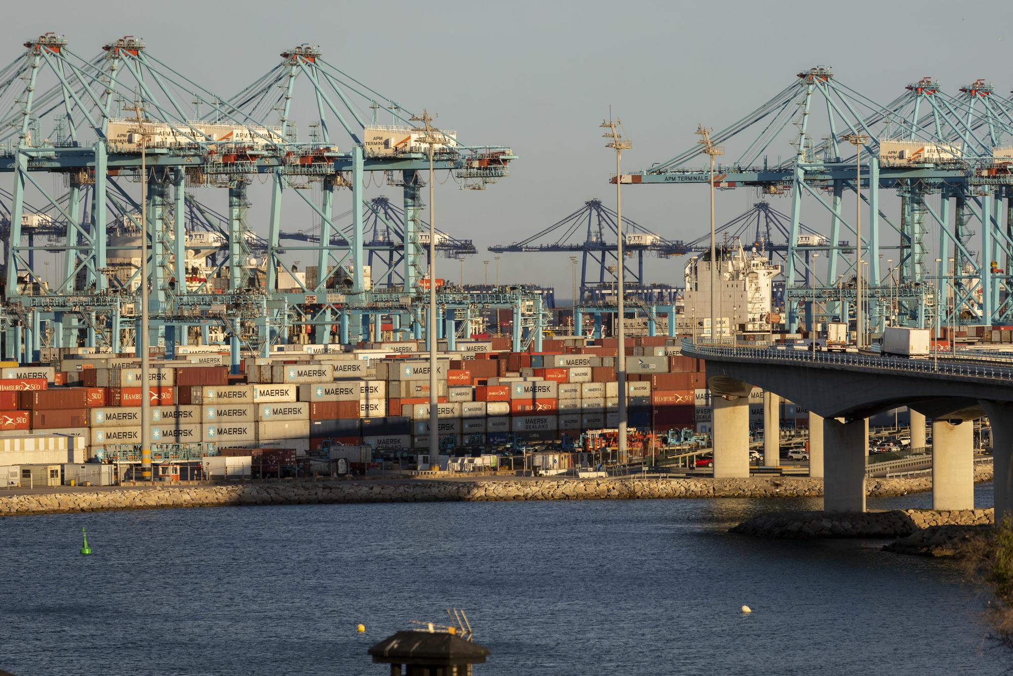 Containers Maersk puerto Algeciras