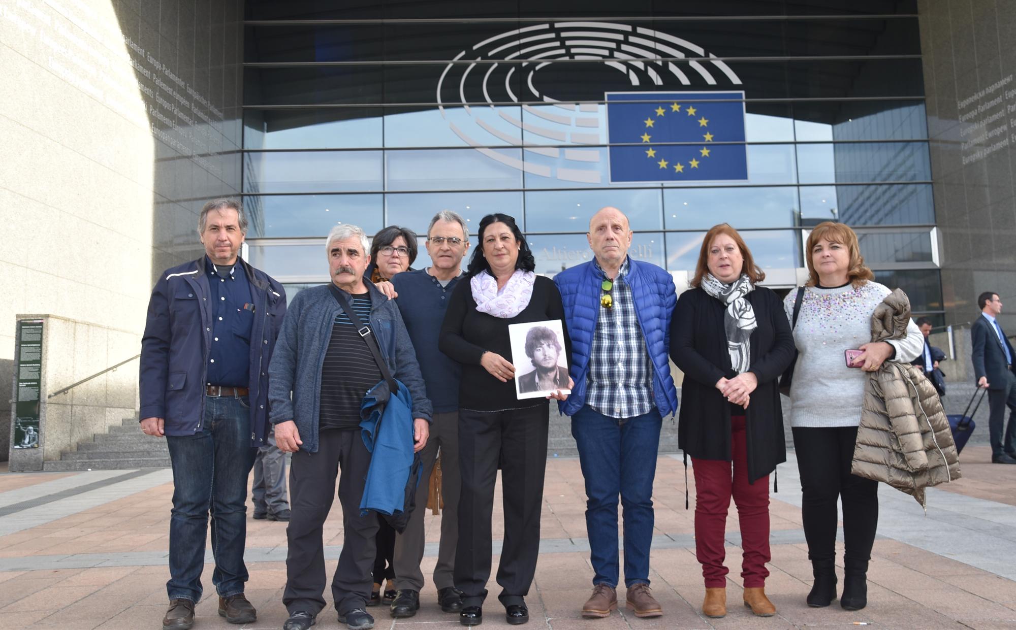 Familiares y víctimas de sucesos ocurridos durante la Transición en el Parlamento Europeo