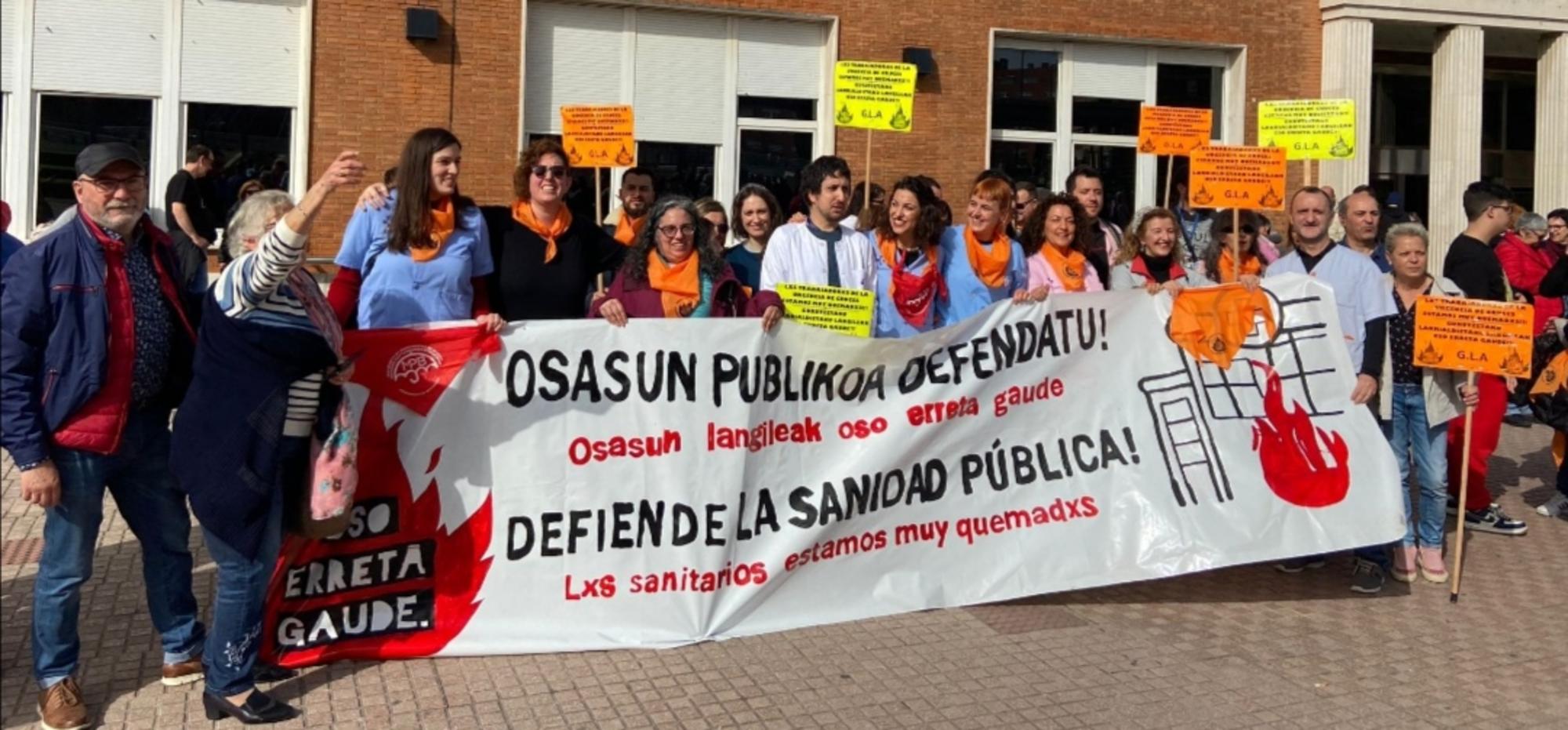 Concentración de Gurutzetako Larrialdetako Asanblada en defensa de la sanidad pública. Foto cedida por GLA