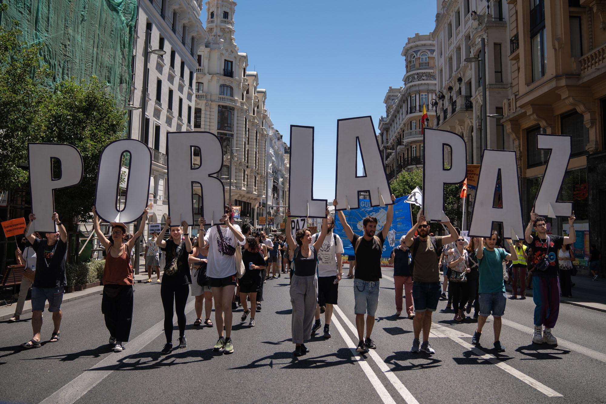 Manifestación contra la cumbre de la OTAN en Madrid - 11